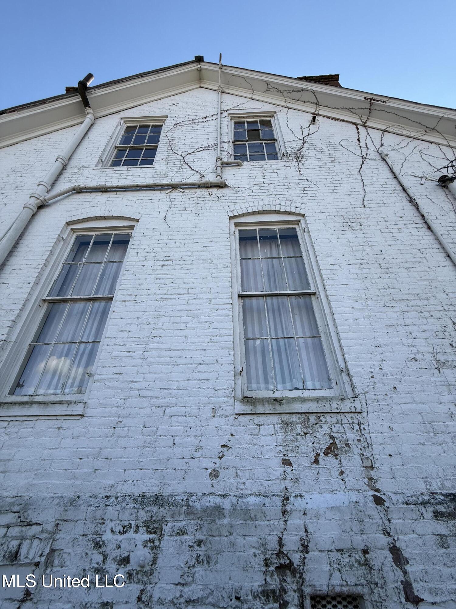17 Old Devereaux Street Property Photo 8