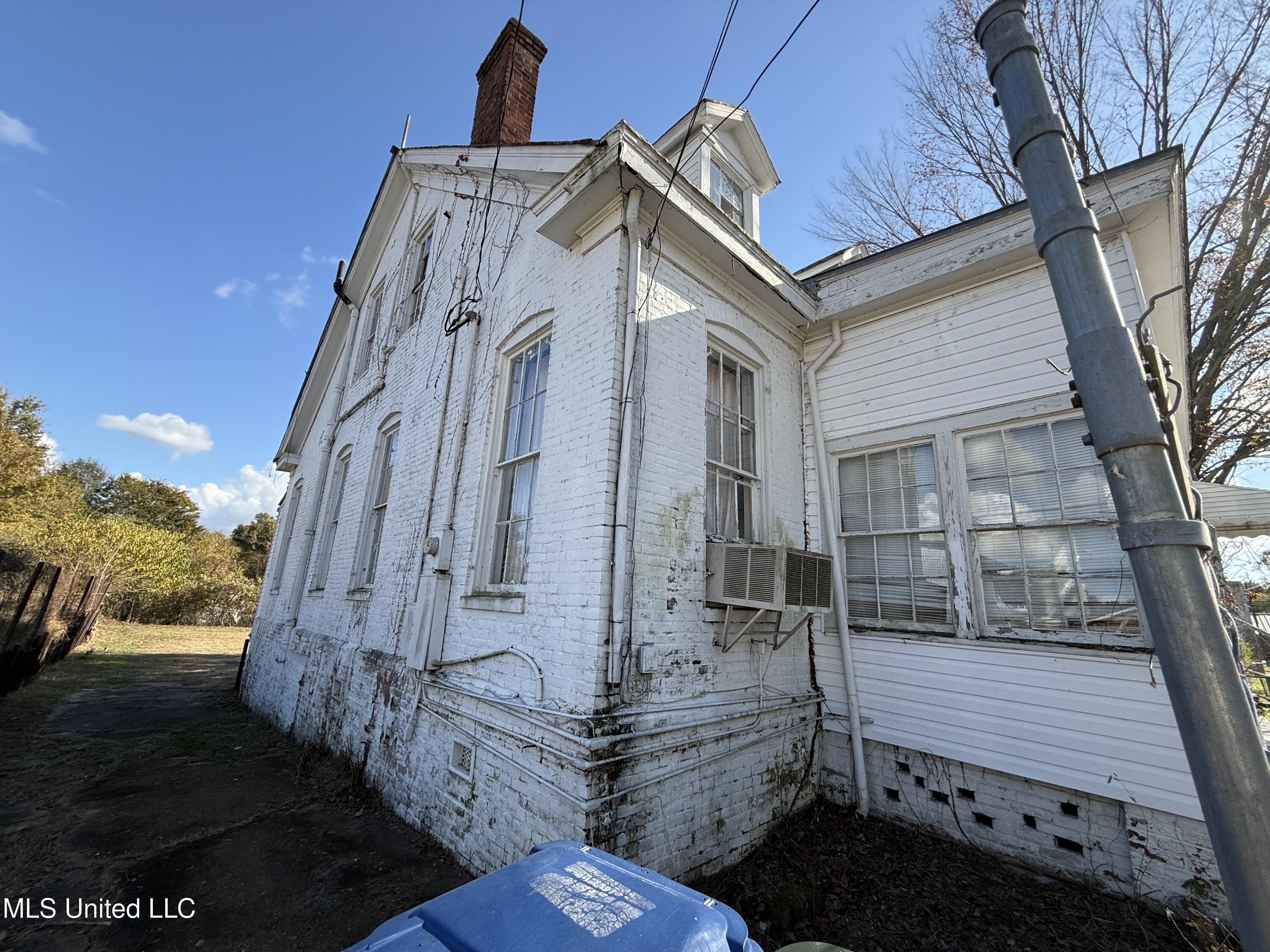 17 Old Devereaux Street Property Photo 9
