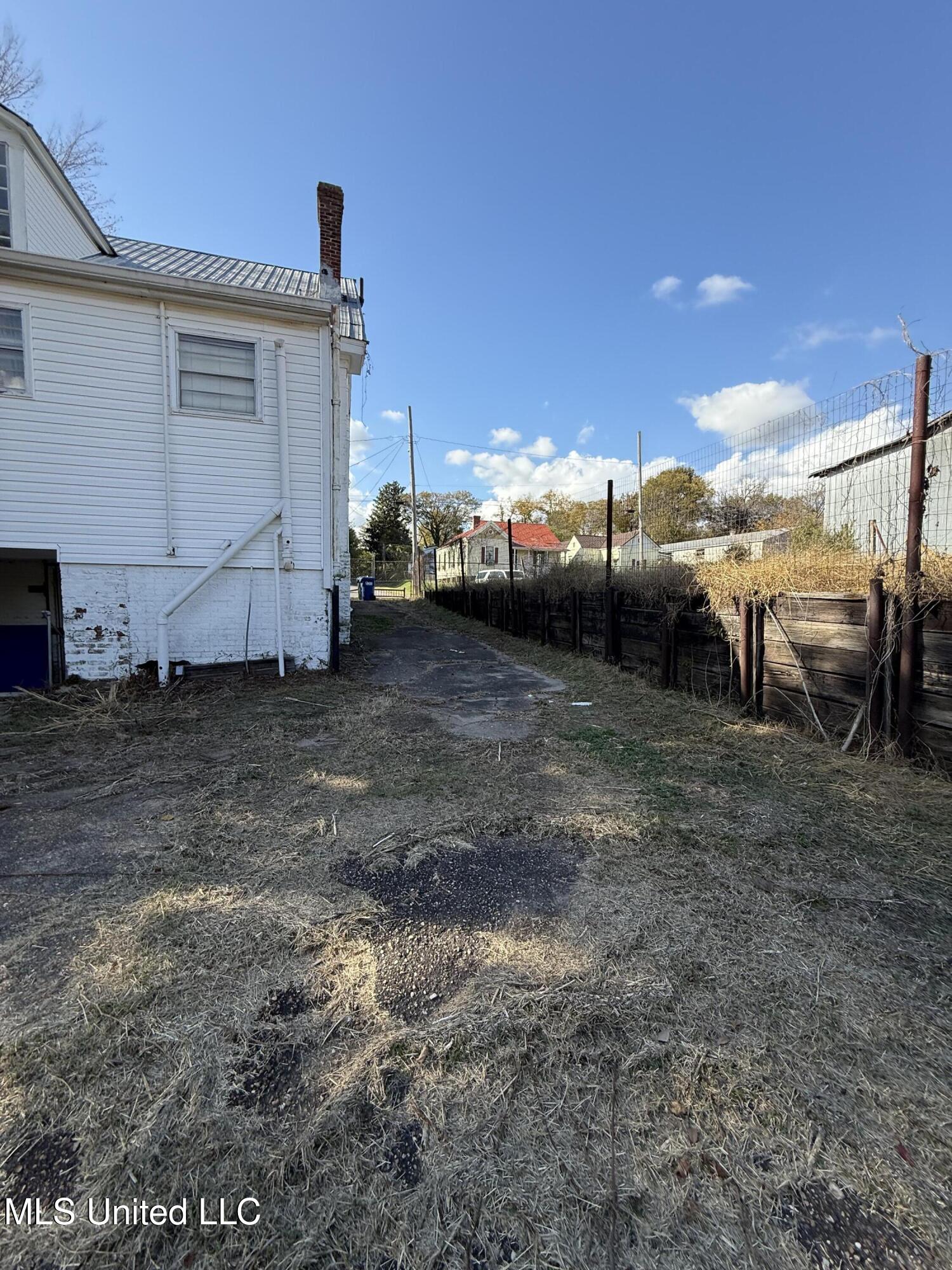 17 Old Devereaux Street Property Photo 14