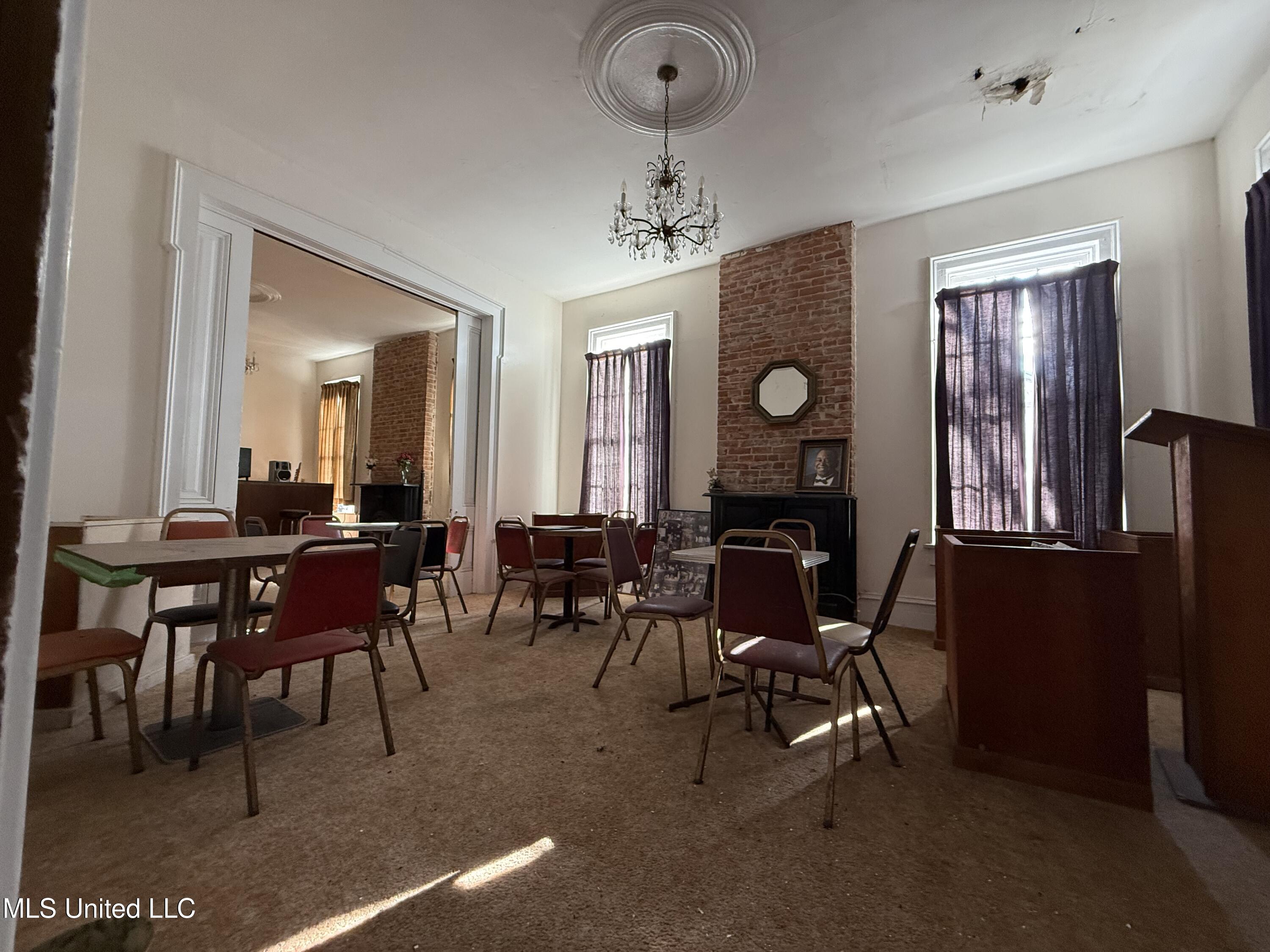 17 Old Devereaux Street Property Photo 24