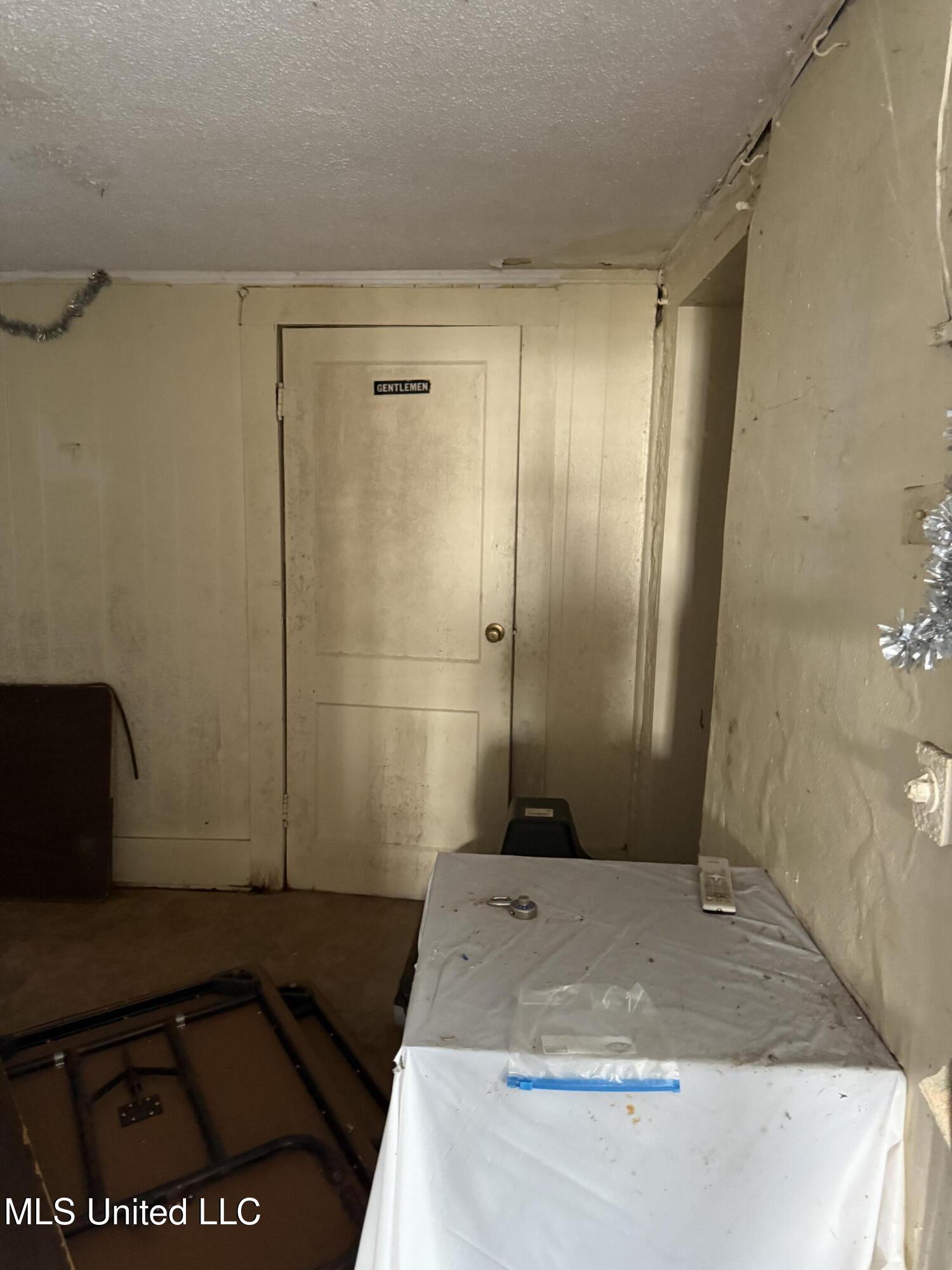 17 Old Devereaux Street Property Photo 27