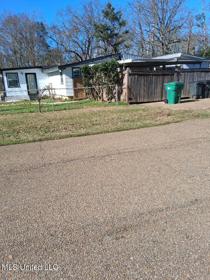 273 W Lake Dockery Drive Property Photo 1