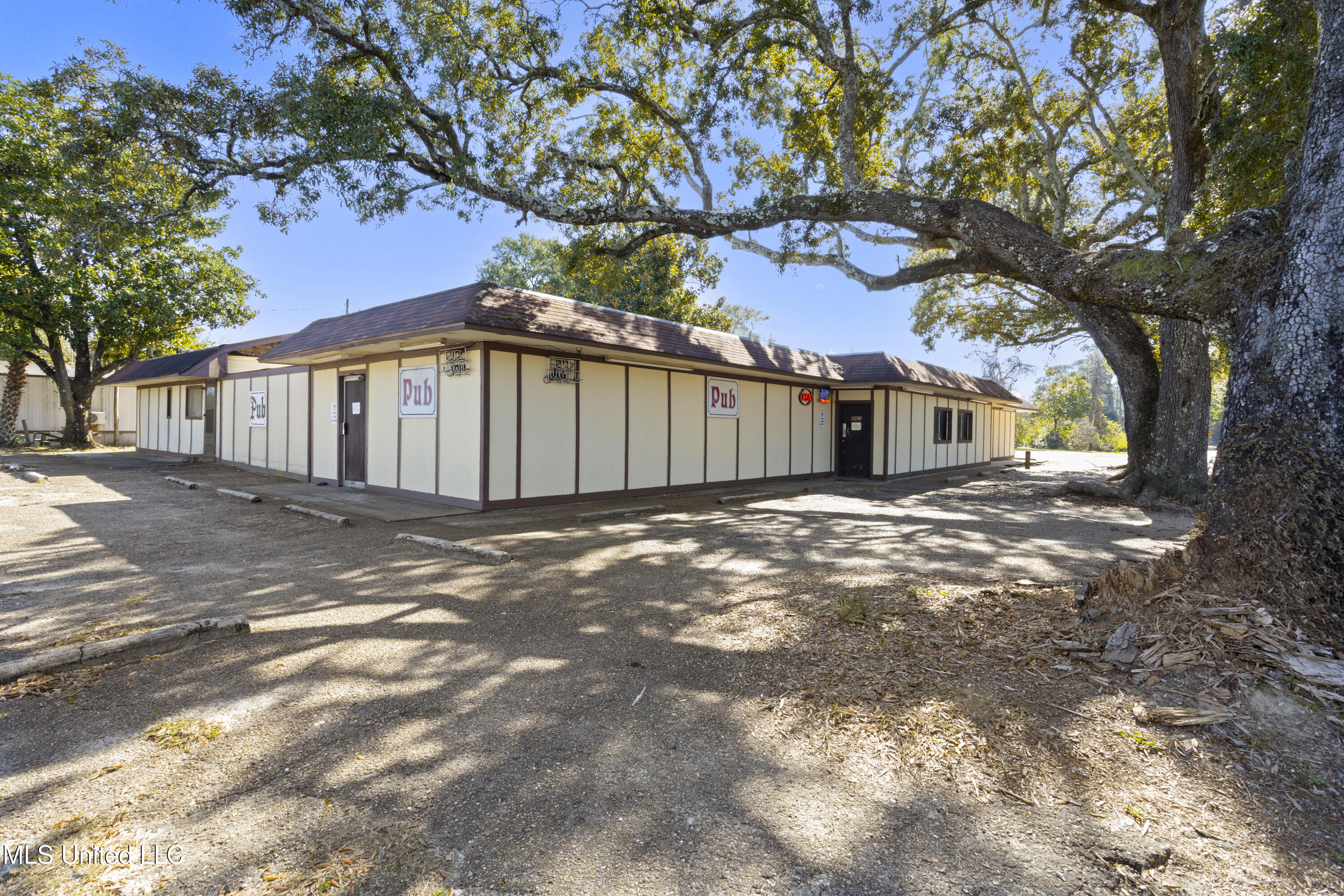 2061 Pass Road Property Photo 1