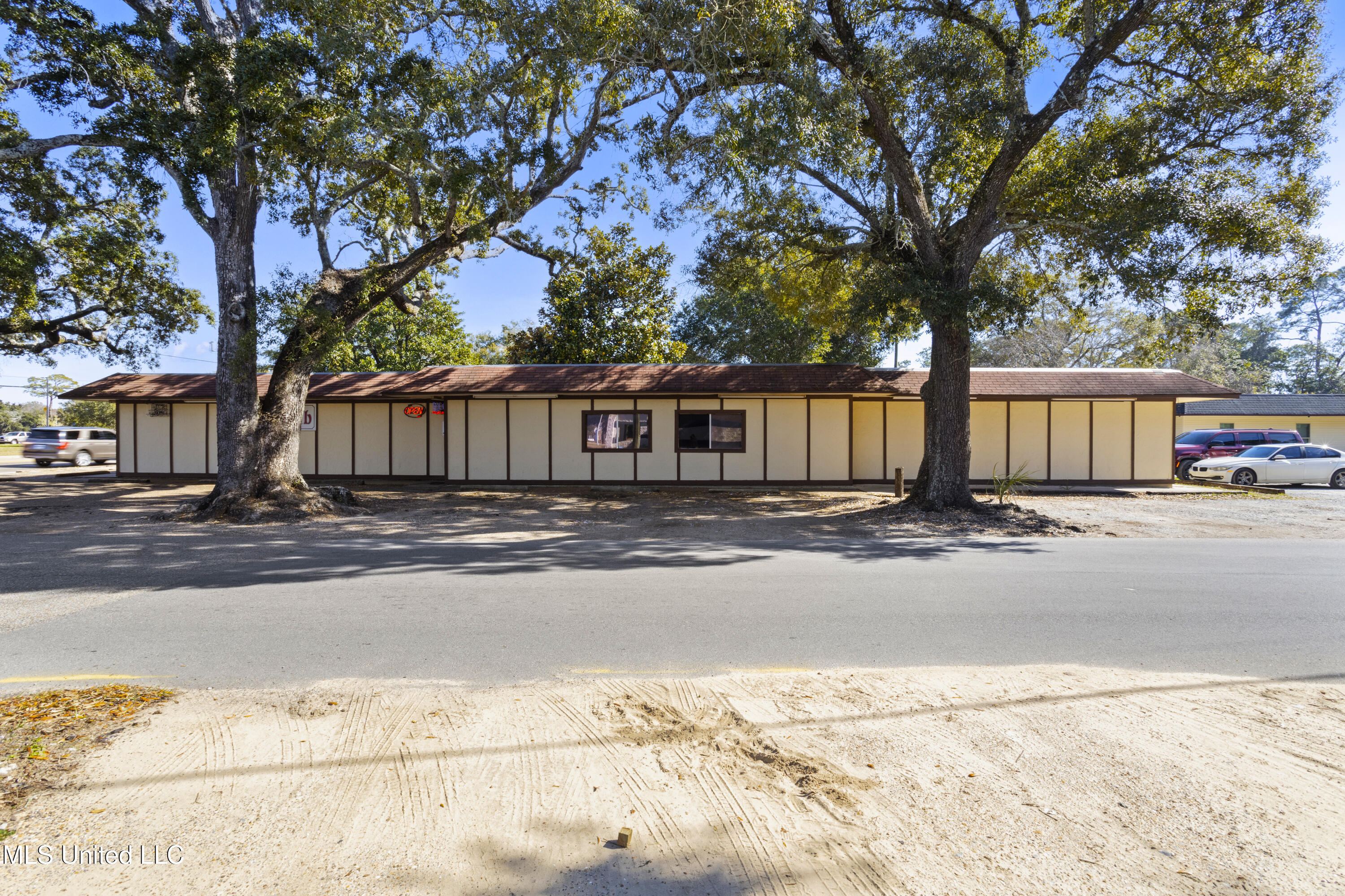 2061 Pass Road Property Photo 2
