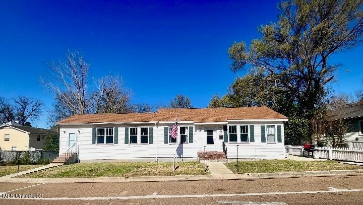 1013 Main Street Property Photo 2