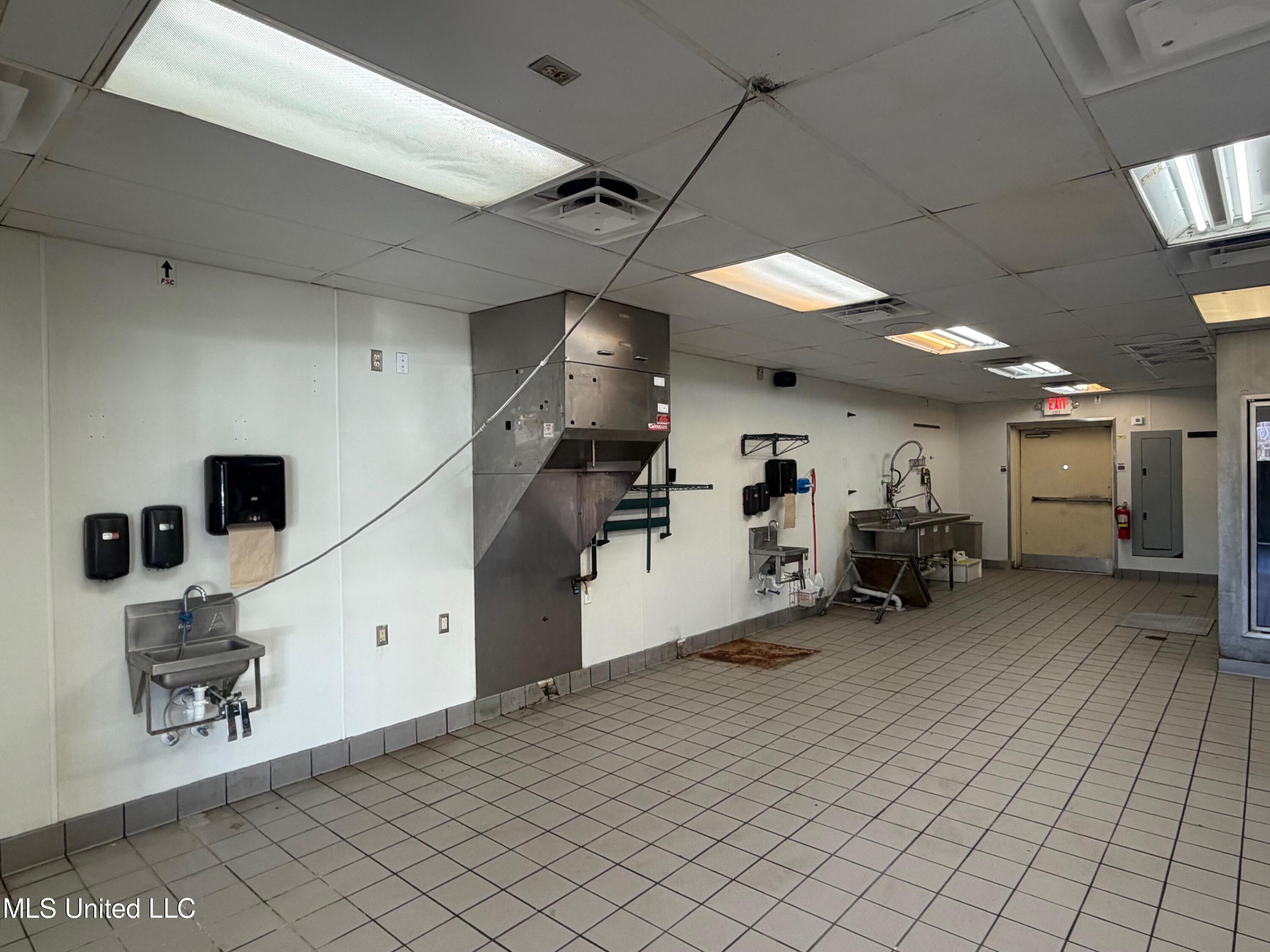 1813 Columbia Avenue Property Photo 9
