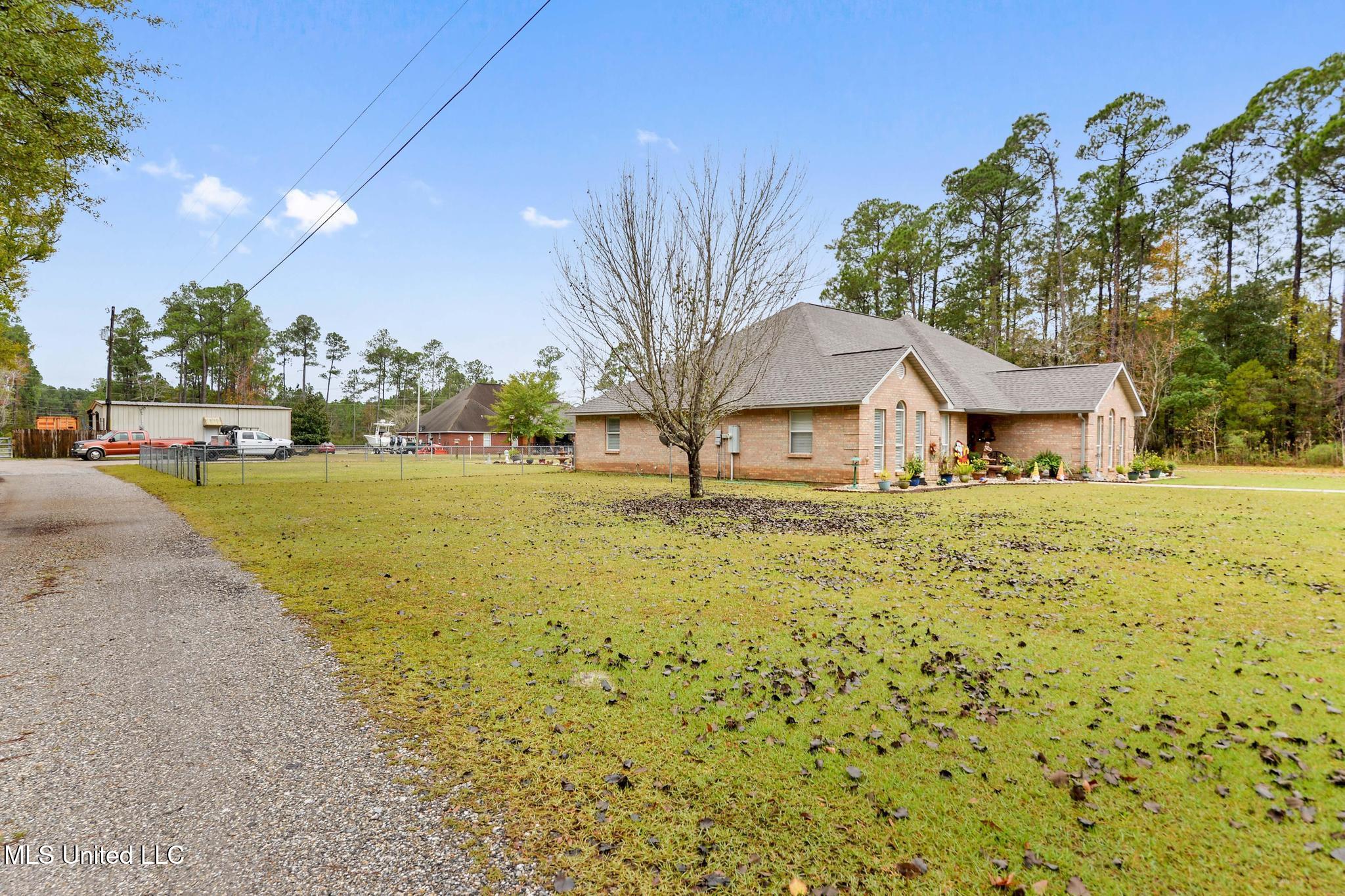 14449 Pine Ridge Road Property Photo 3