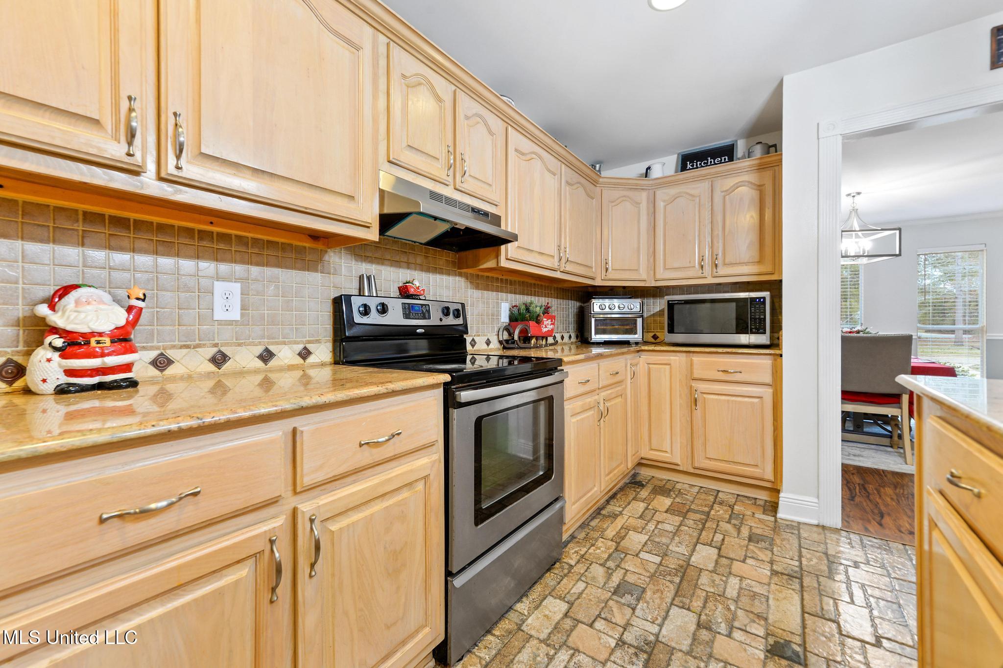 14449 Pine Ridge Road Property Photo 22