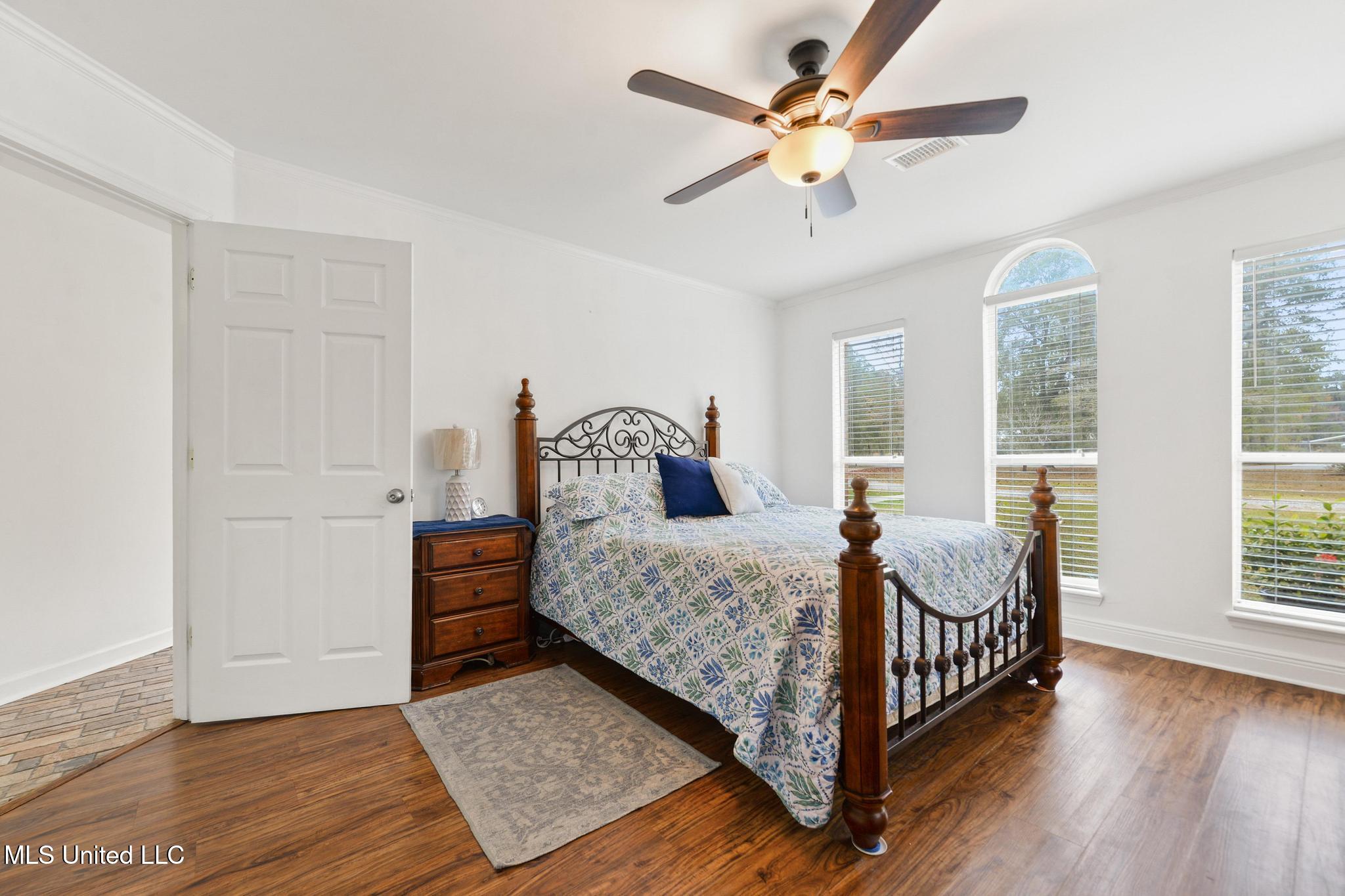 14449 Pine Ridge Road Property Photo 32