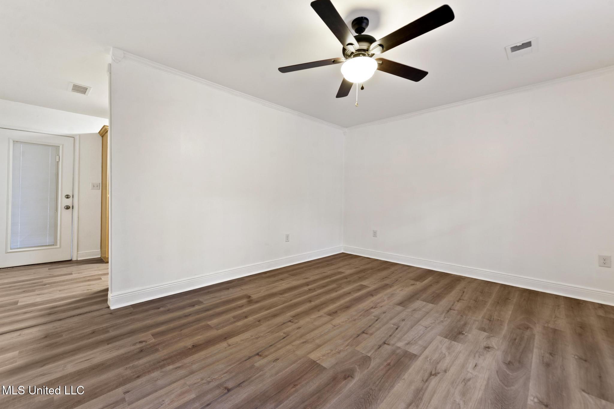 14449 Pine Ridge Road Property Photo 41