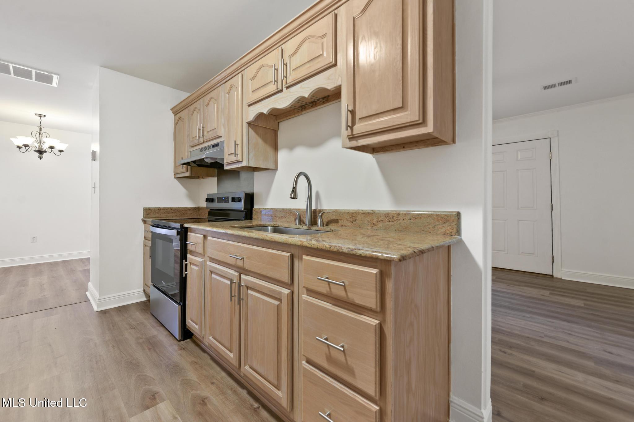 14449 Pine Ridge Road Property Photo 42