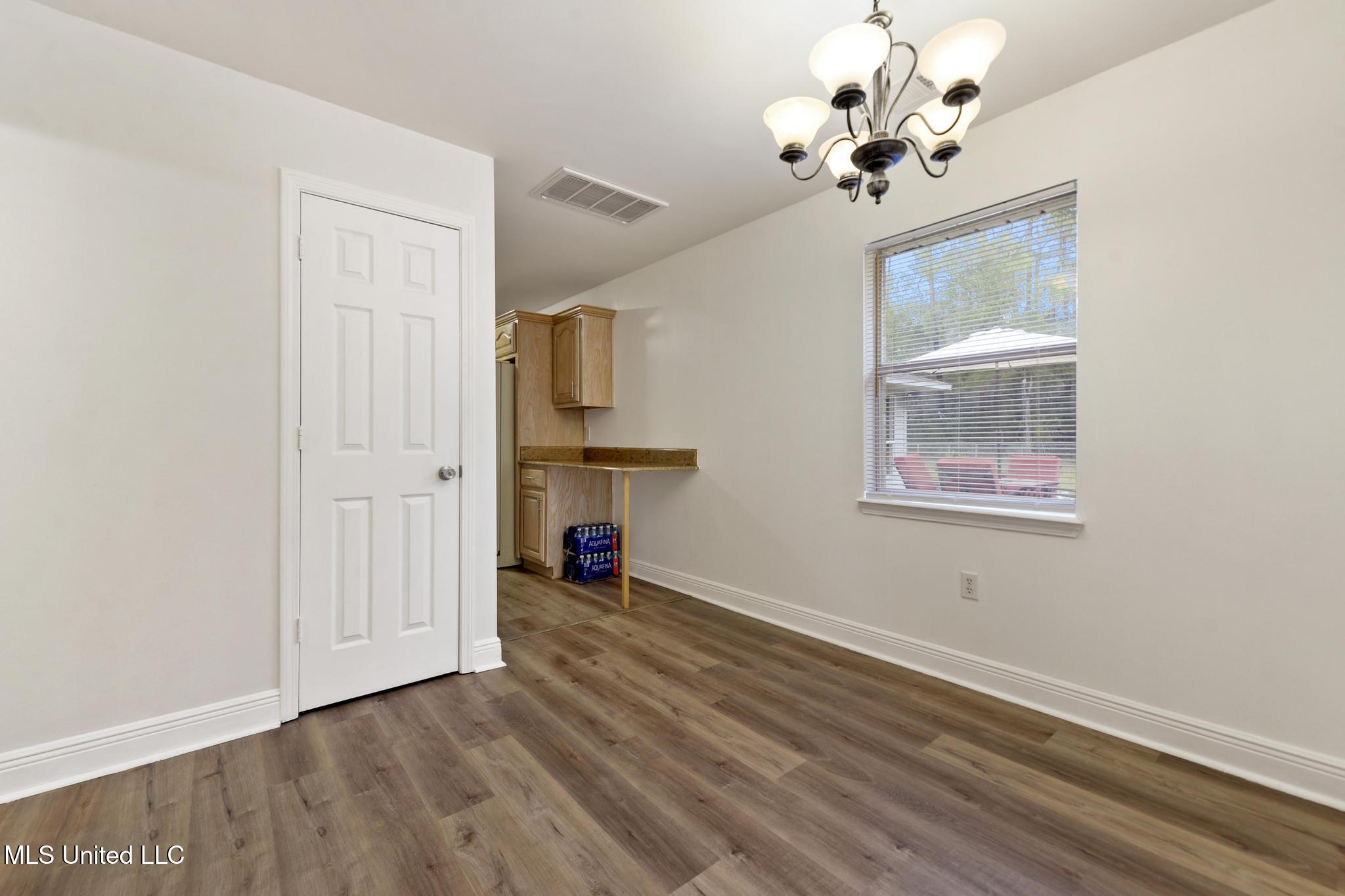 14449 Pine Ridge Road Property Photo 44