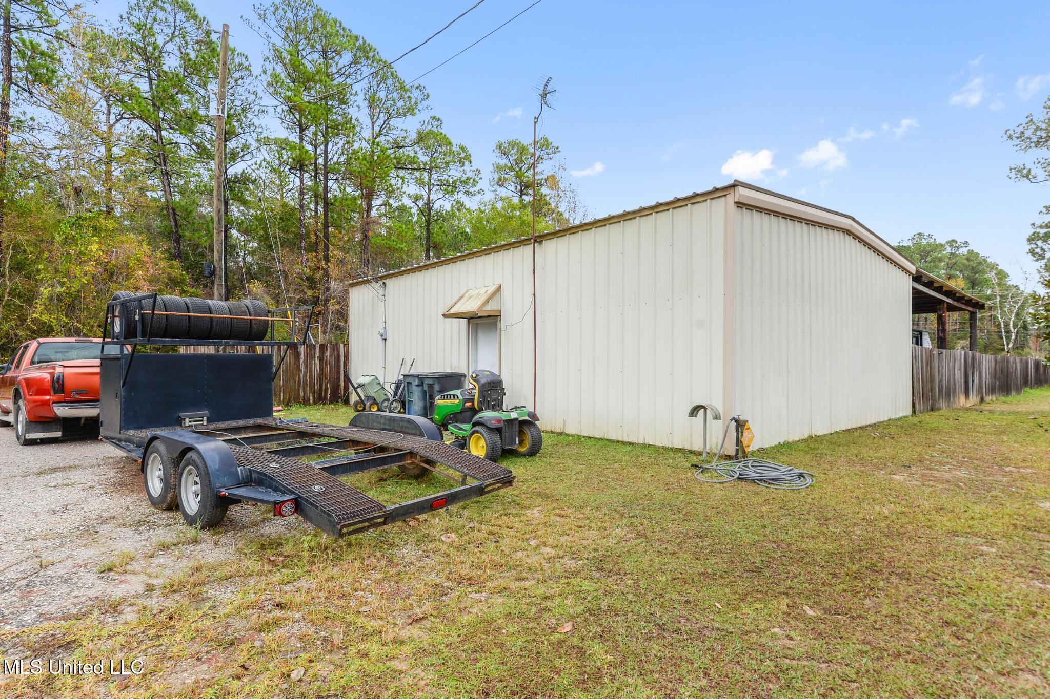 000 Pine Ridge/parker Road Property Photo 2