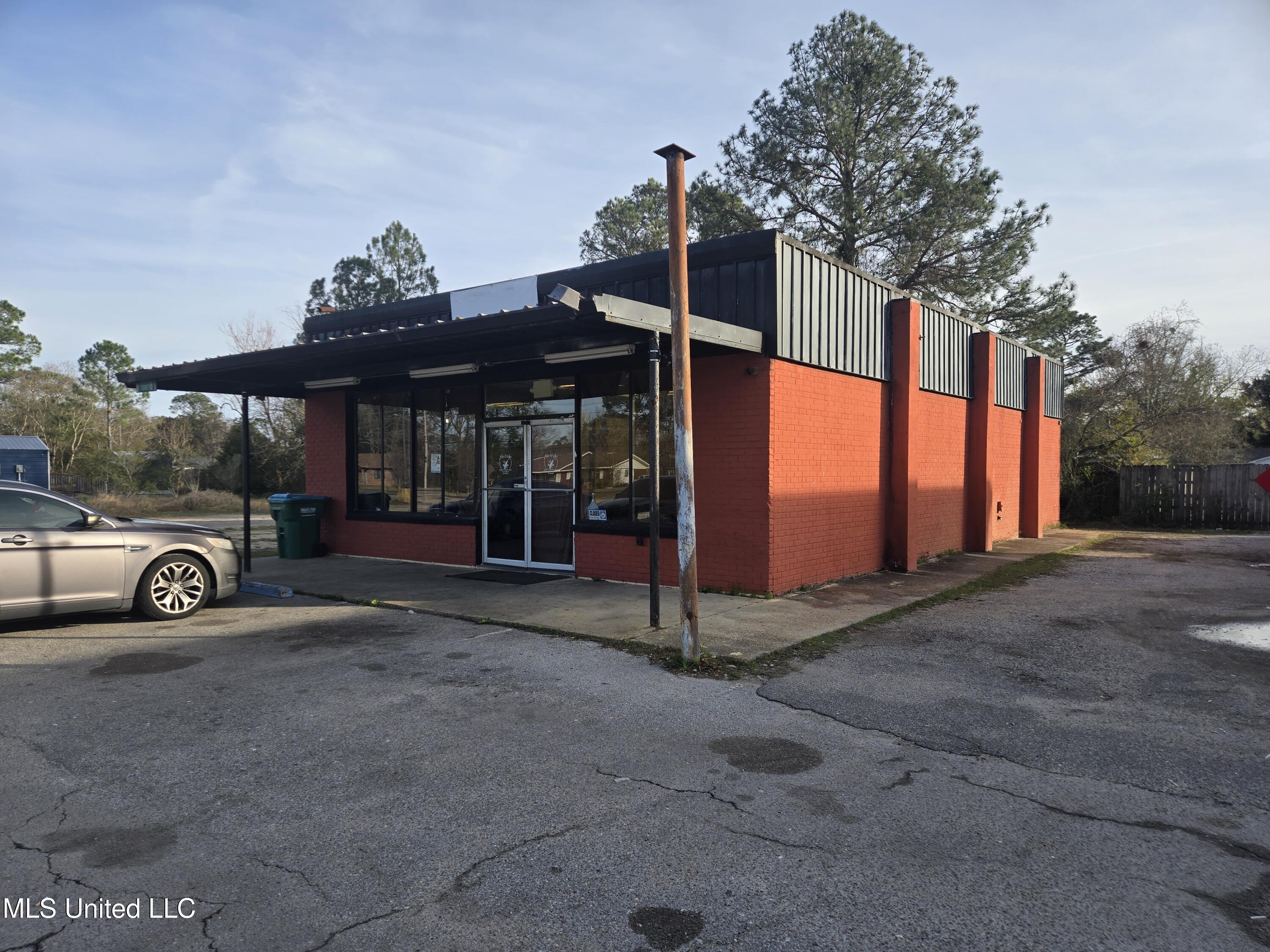 13187 Dedeaux Road Property Photo 4
