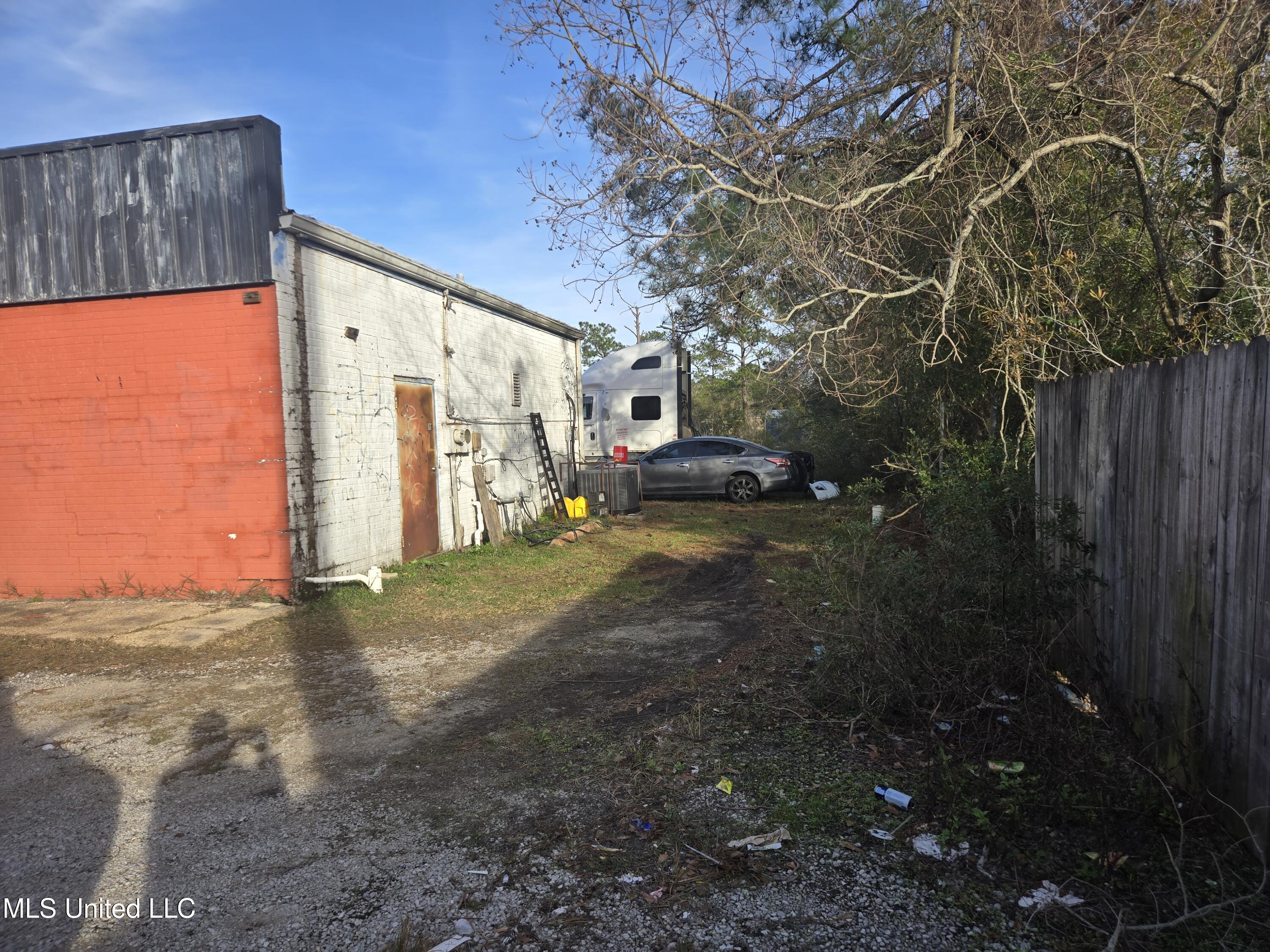 13187 Dedeaux Road Property Photo 6