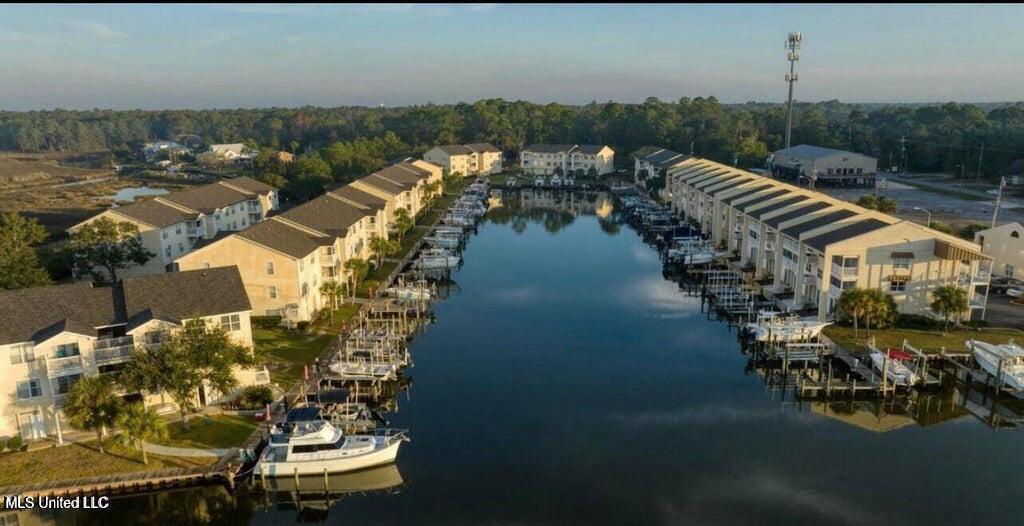 2421 Beachview Drive Property Photo 2