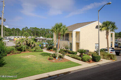 2421 Beachview Drive Property Photo 9