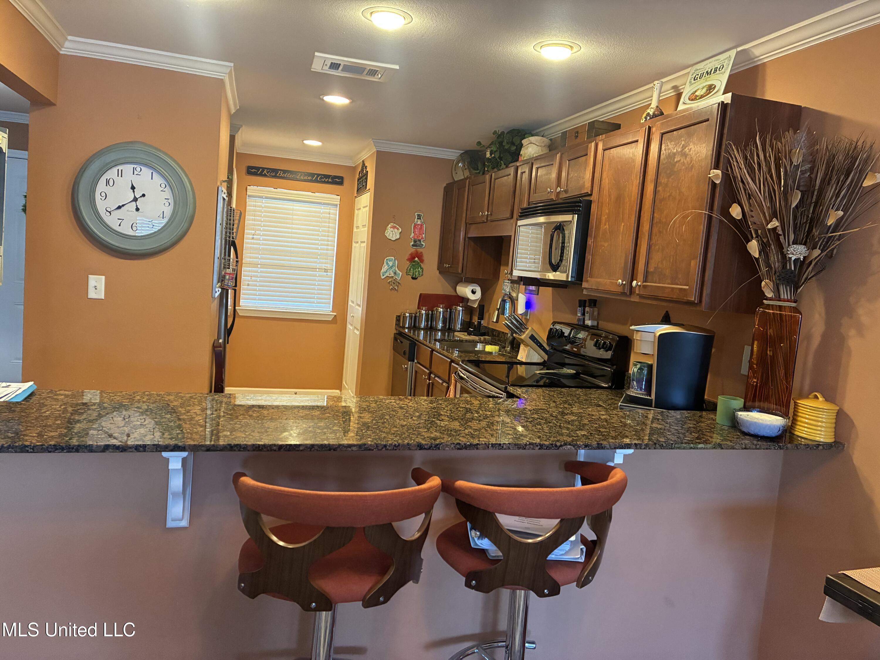 2421 Beachview Drive Property Photo 19