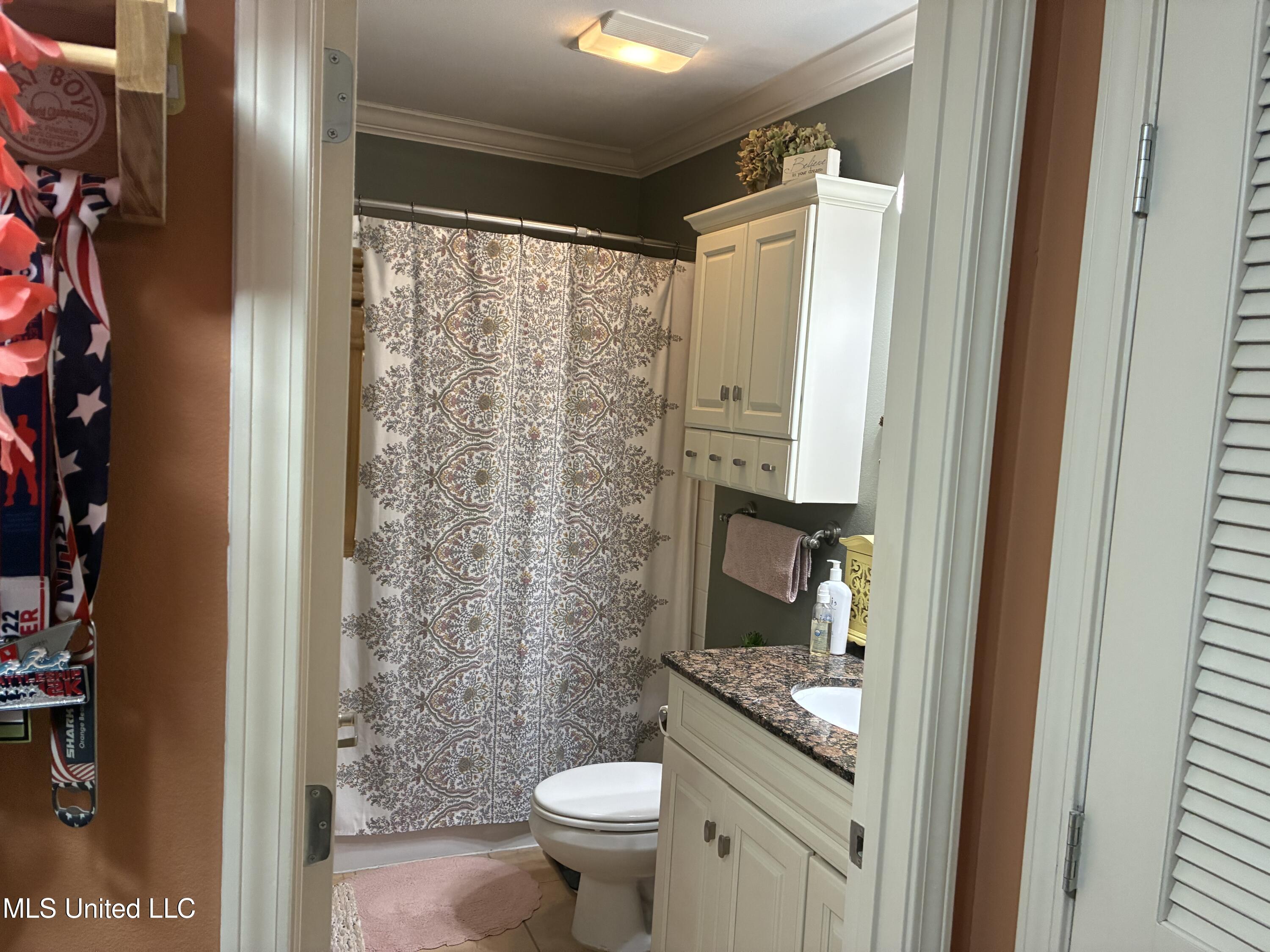 2421 Beachview Drive Property Photo 25