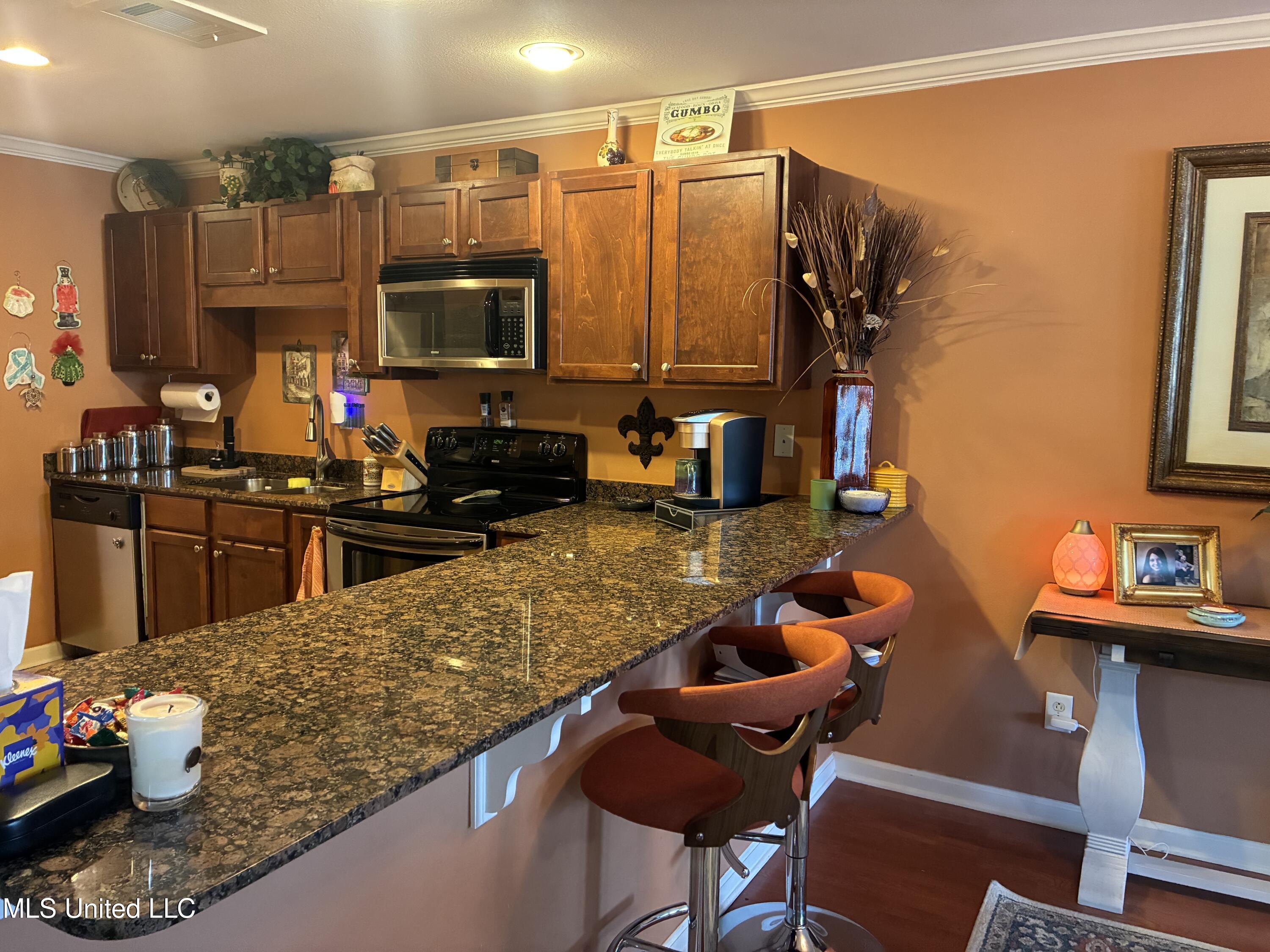 2421 Beachview Drive Property Photo 36