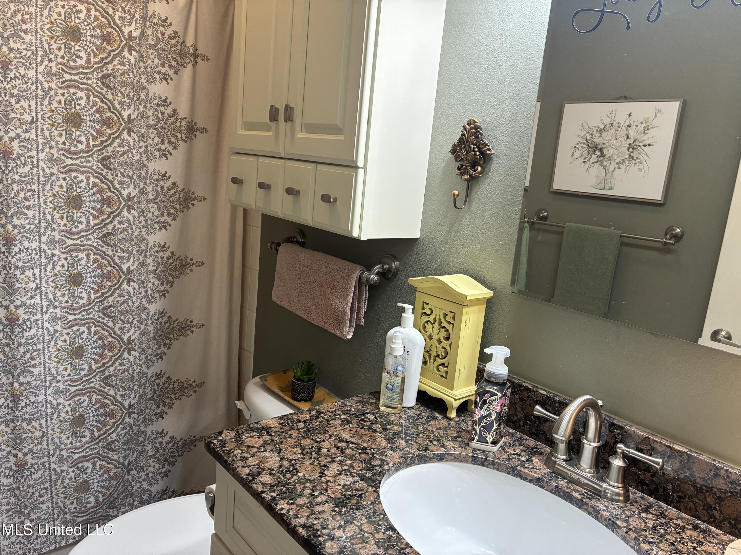 2421 Beachview Drive Property Photo 39