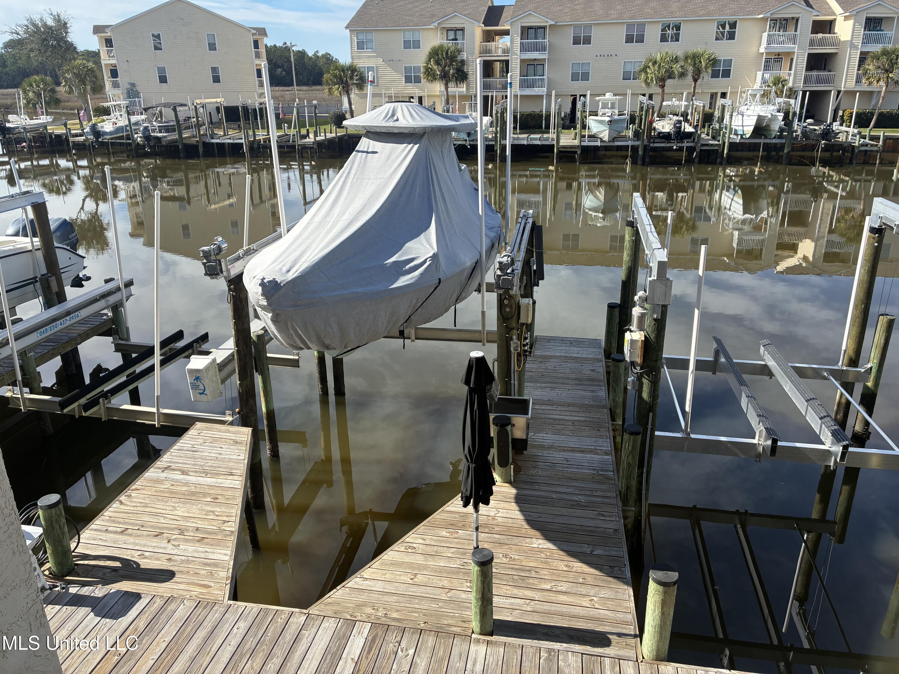 2421 Beachview Drive Property Photo 47