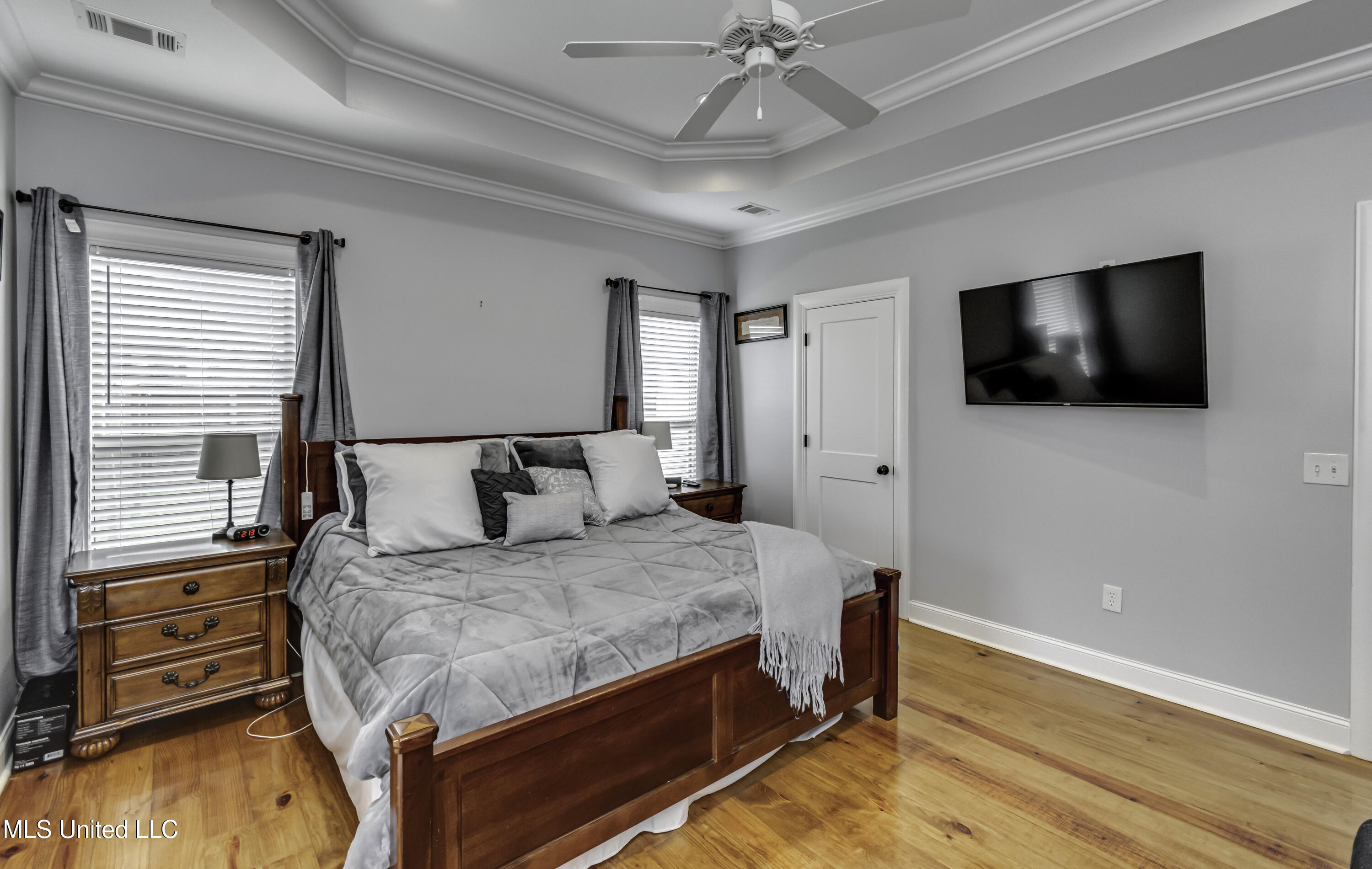705 Queens Court Property Photo 25