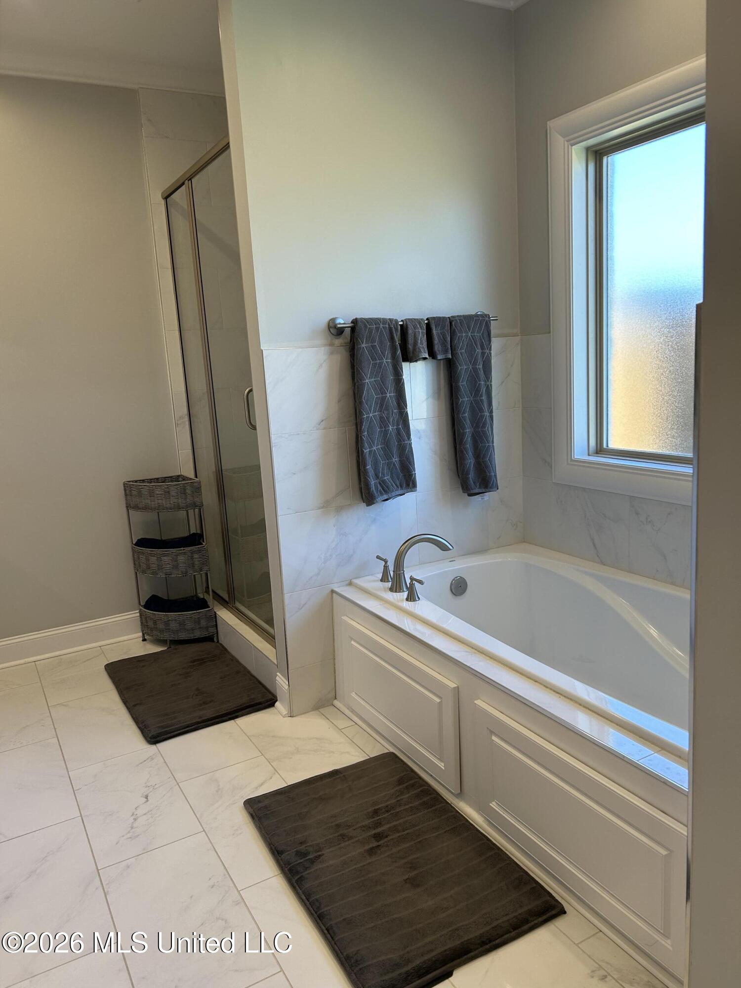 705 Queens Court Property Photo 29
