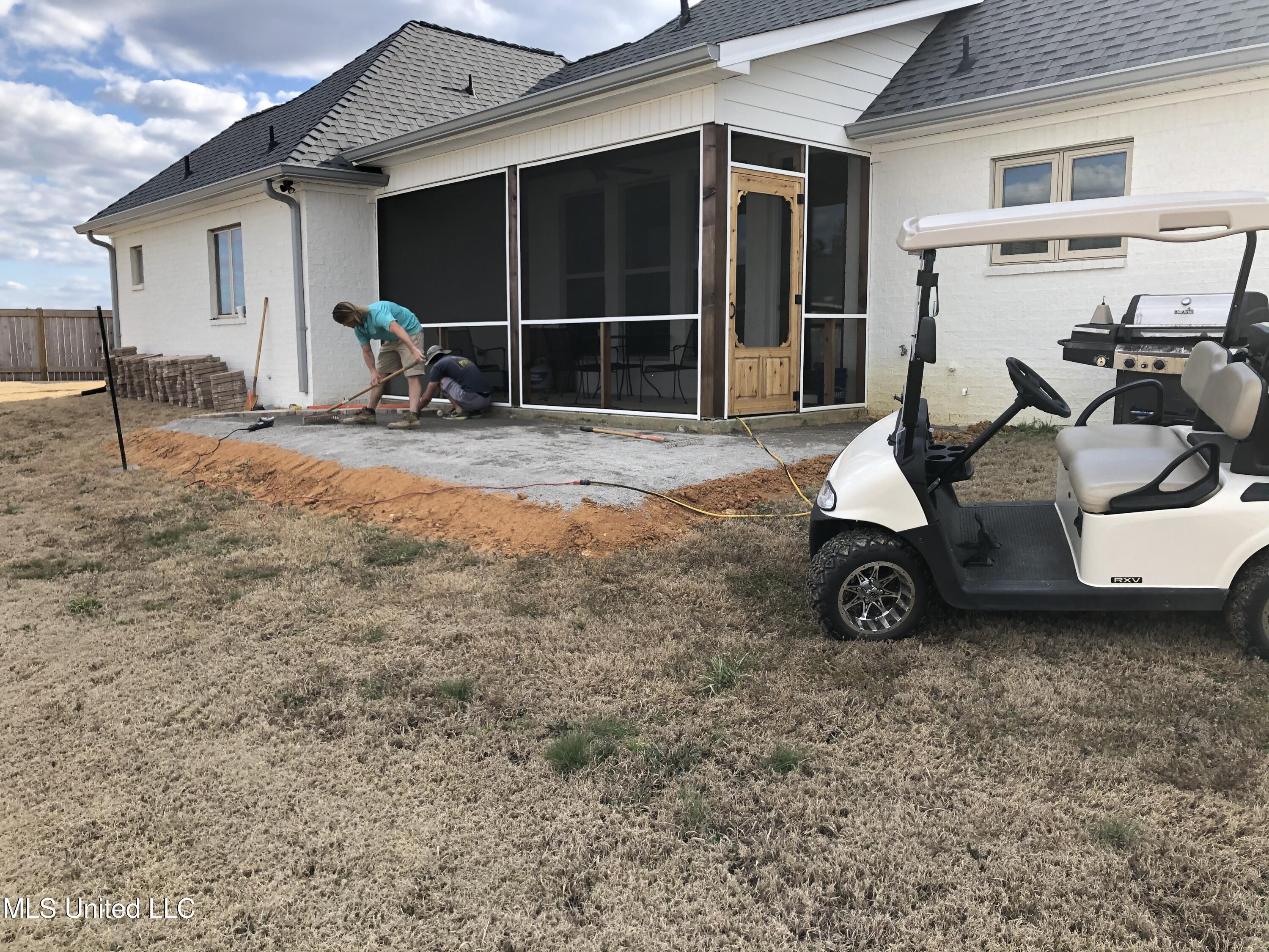 705 Queens Court Property Photo 46