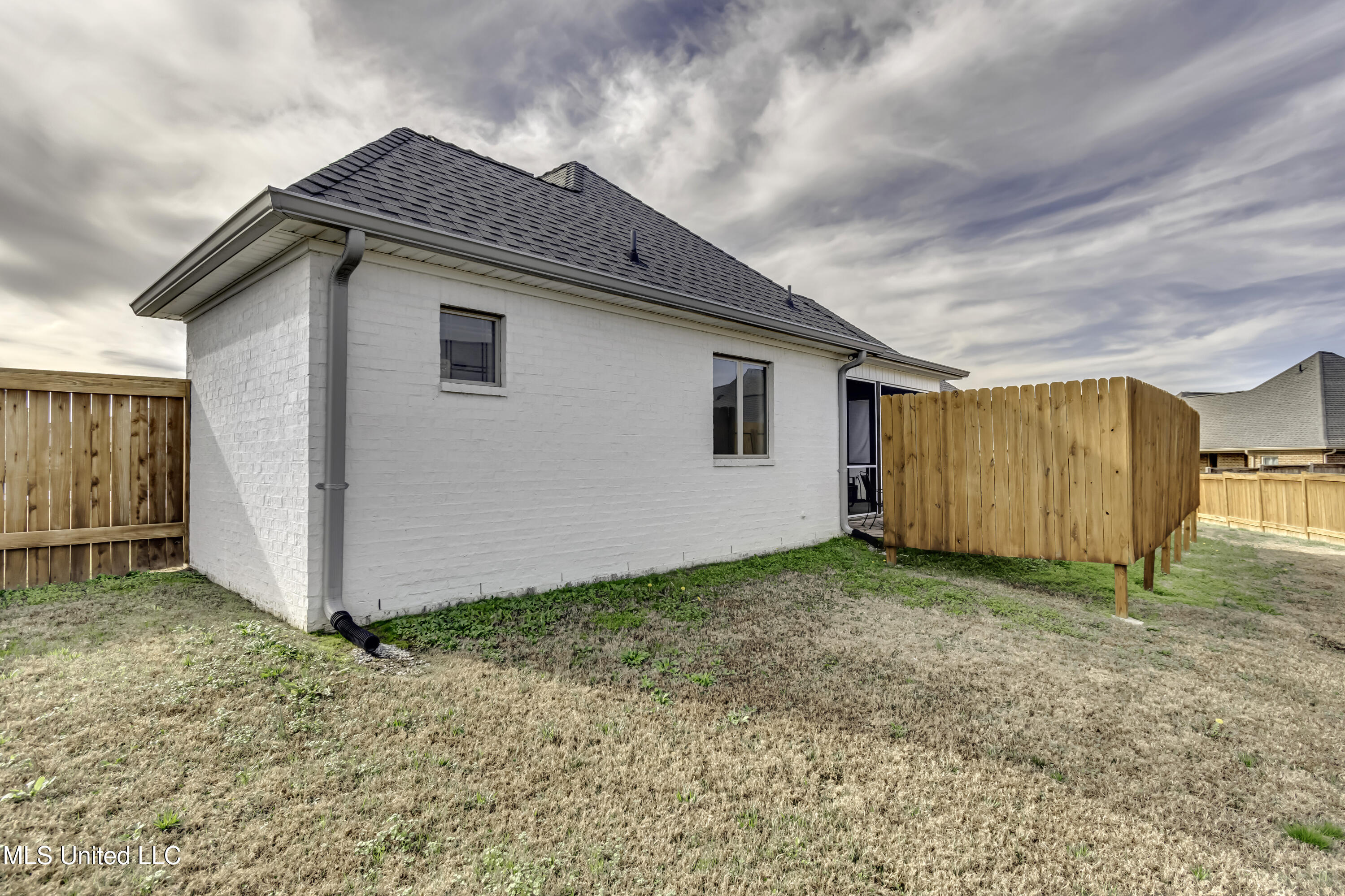 705 Queens Court Property Photo 48