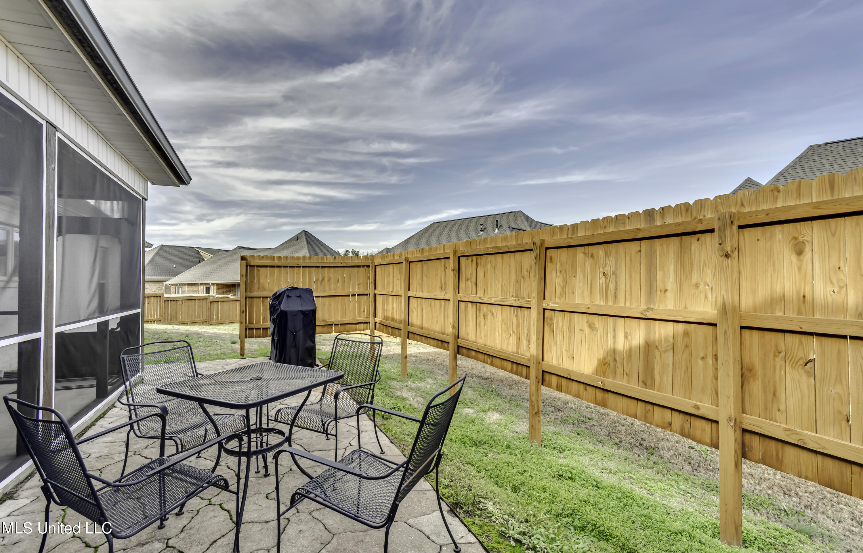 705 Queens Court Property Photo 49
