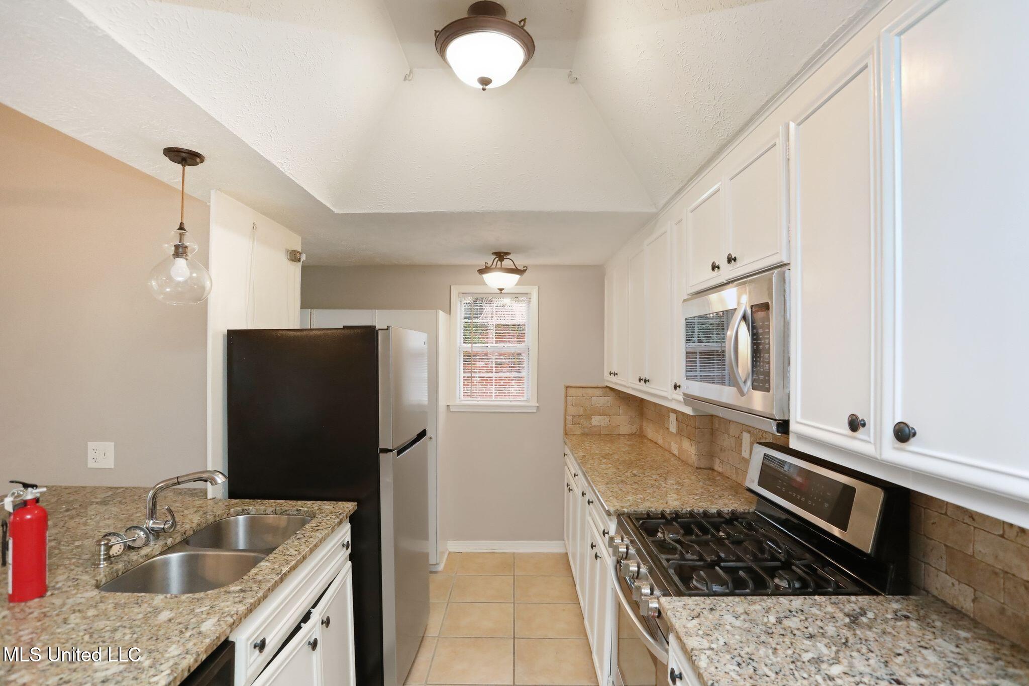 3527 Edmar Place Property Photo 21