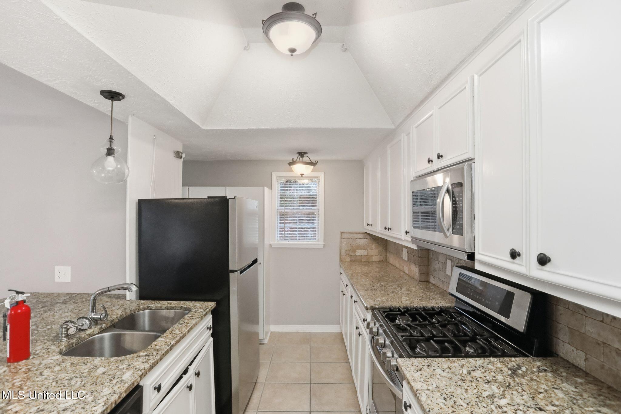 3527 Edmar Place Property Photo 22