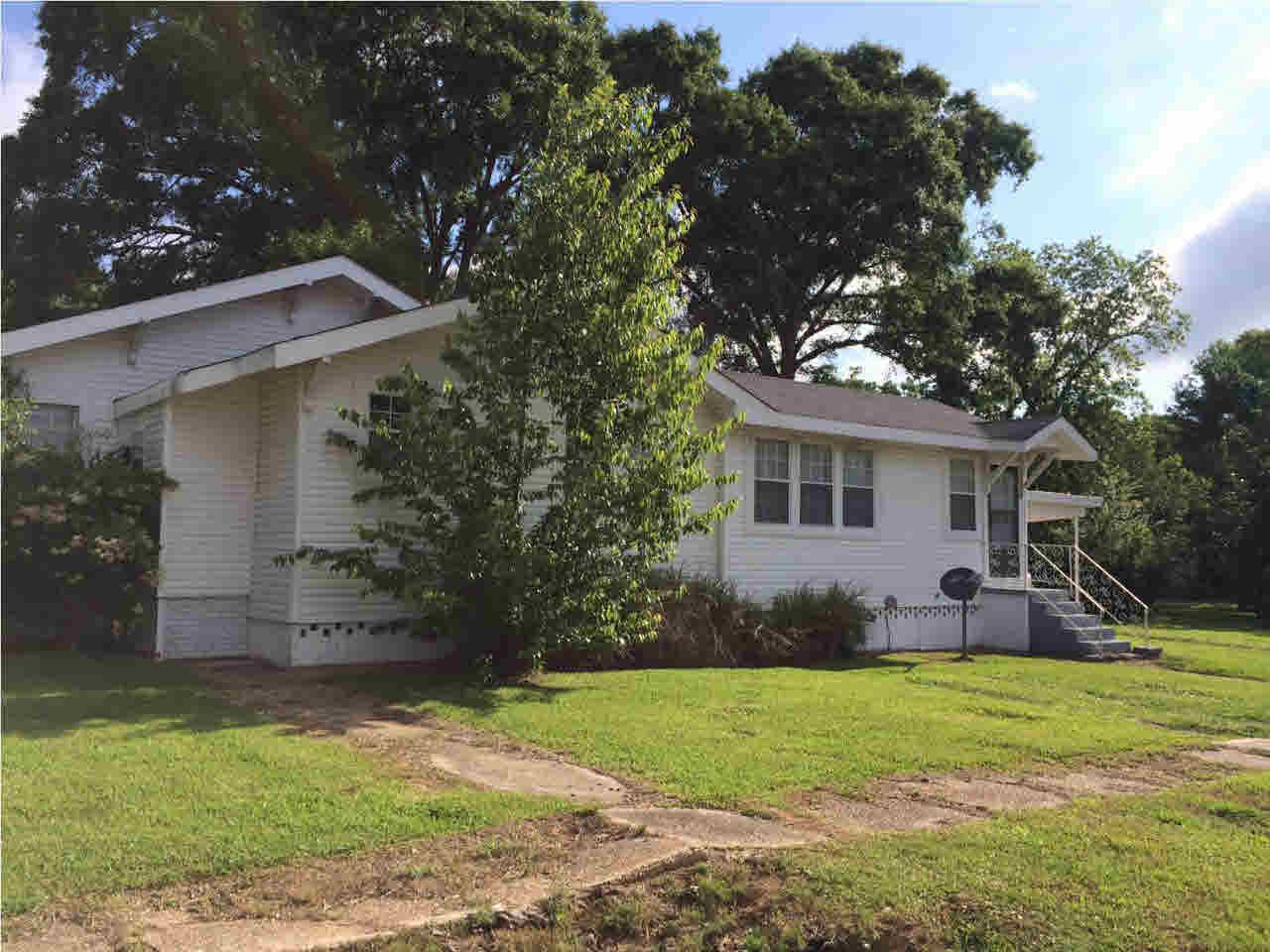 305 Nw 3rd Avenue Property Photo 3
