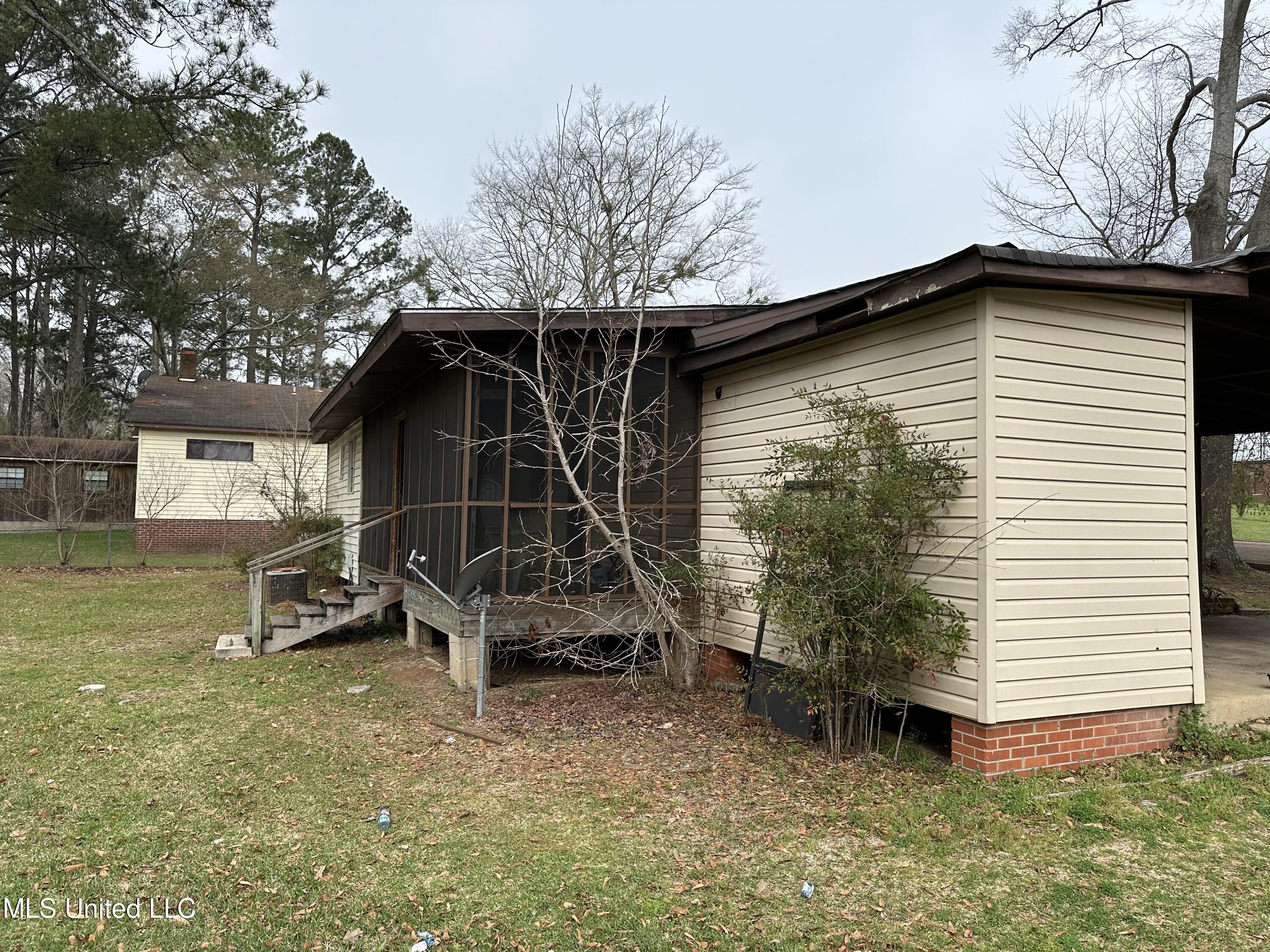 520 E Choctaw Street Property Photo 3