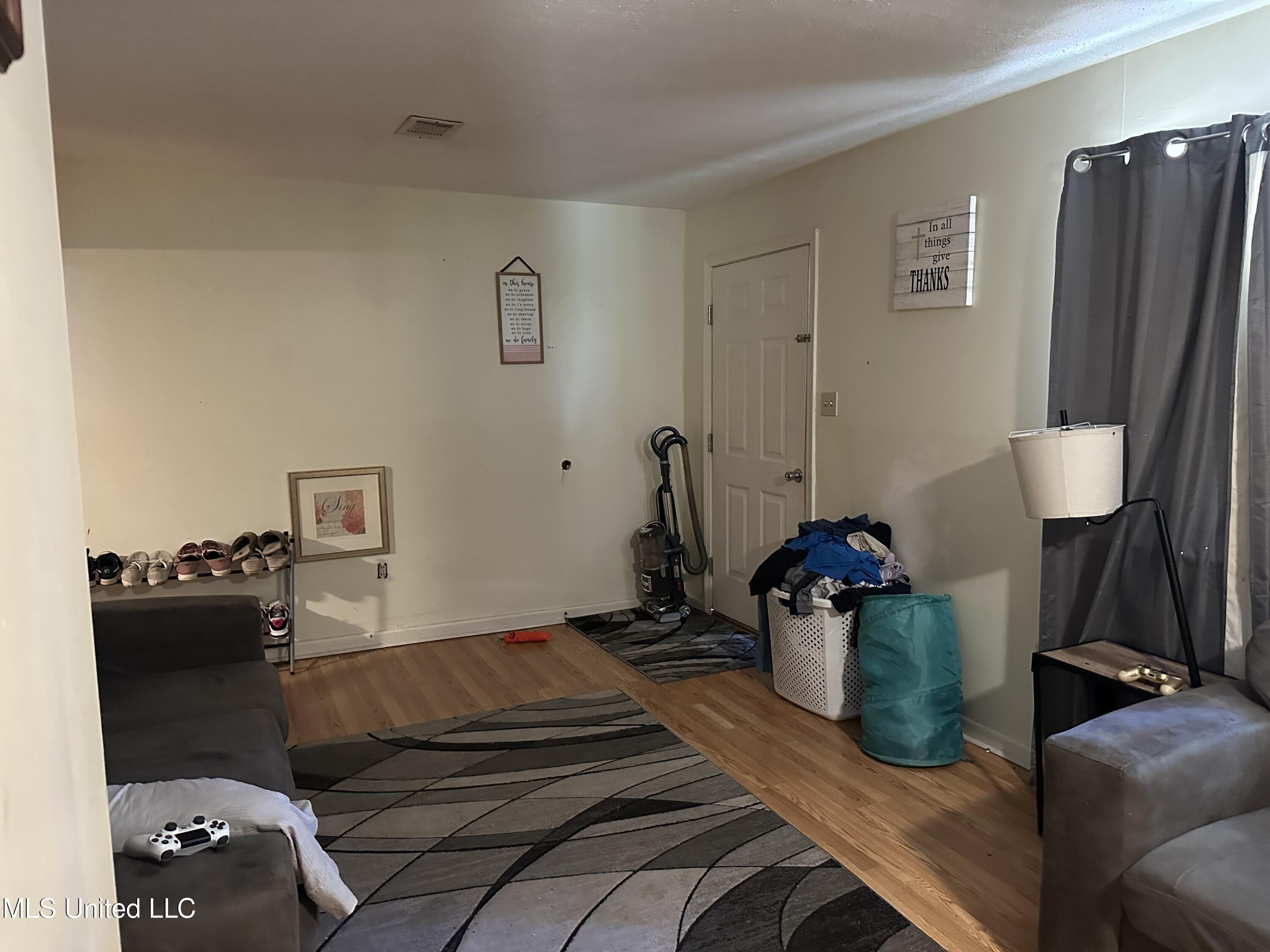 520 E Choctaw Street Property Photo 7