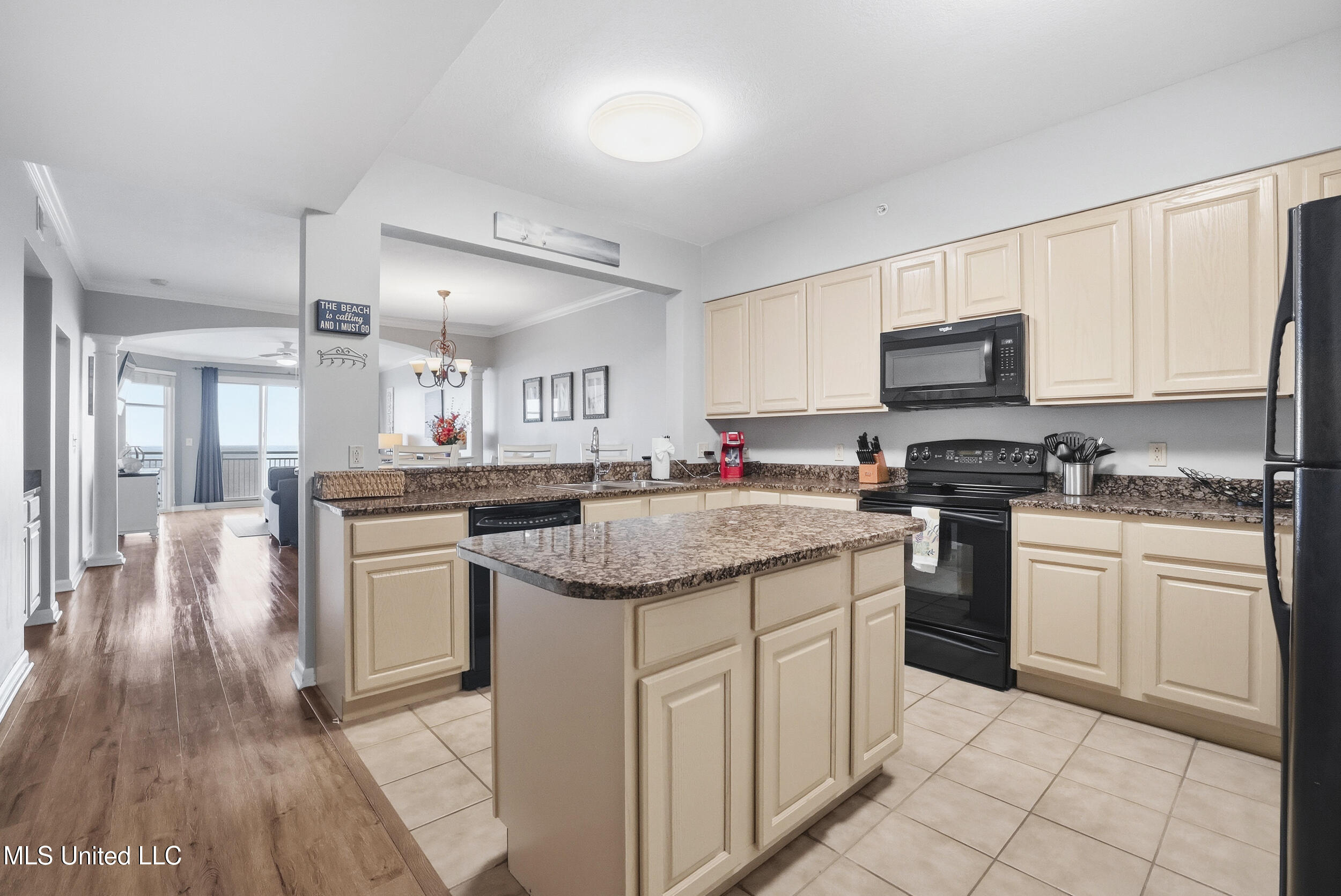 2230 Beach Drive Property Photo 16
