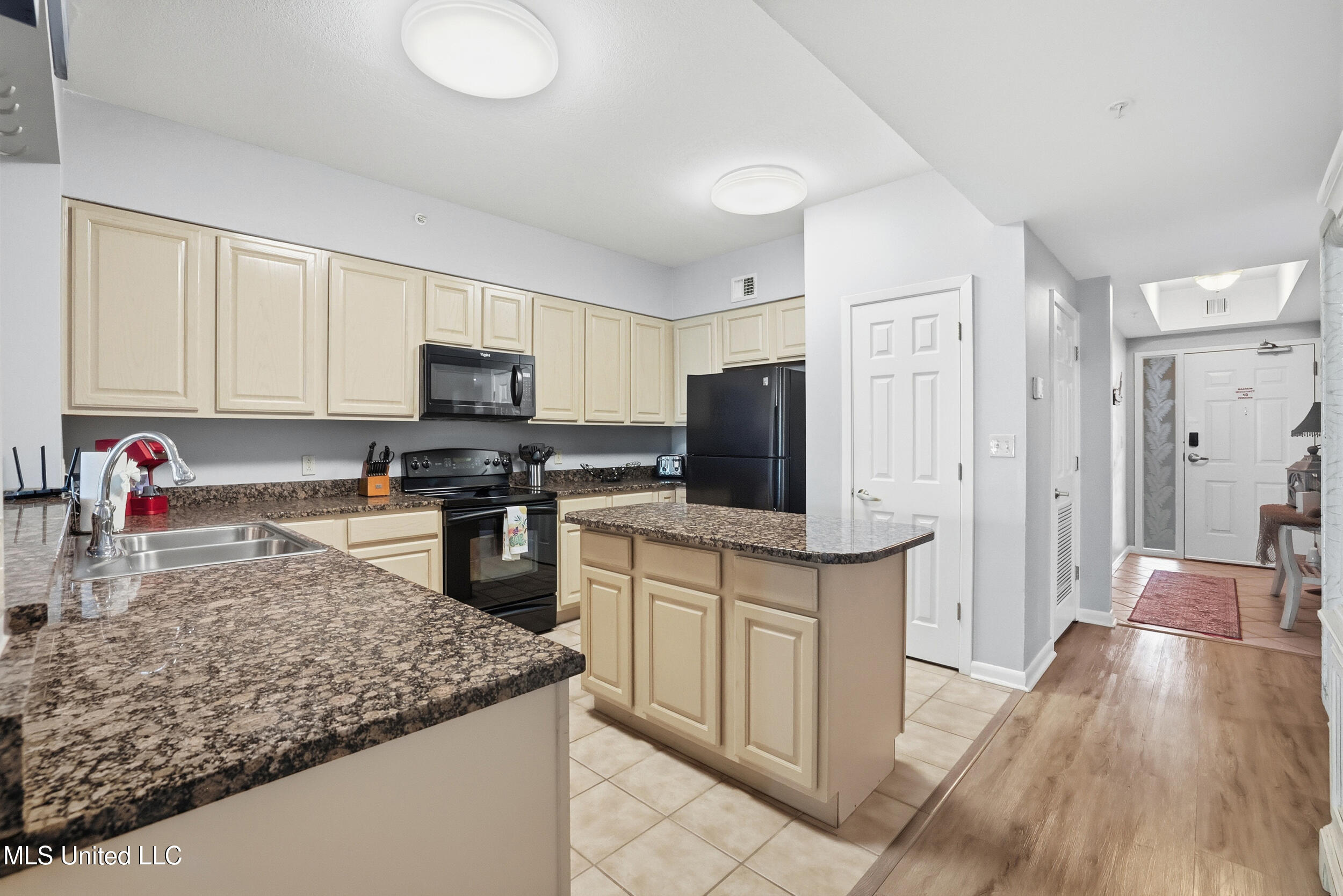 2230 Beach Drive Property Photo 17