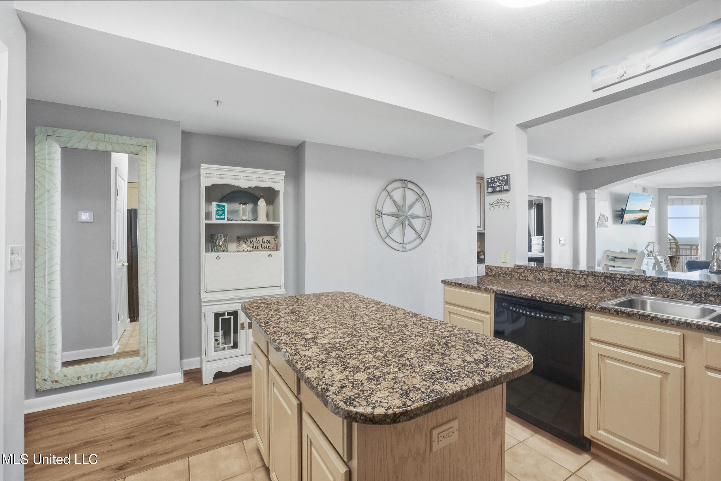 2230 Beach Drive Property Photo 18