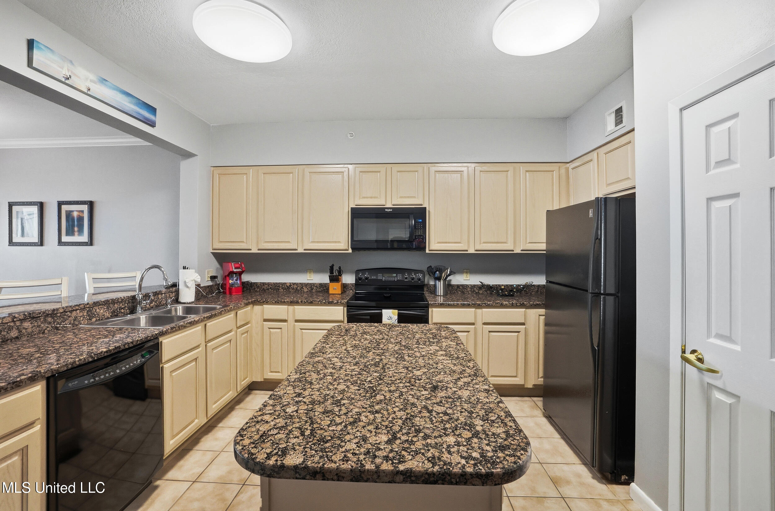 2230 Beach Drive Property Photo 21