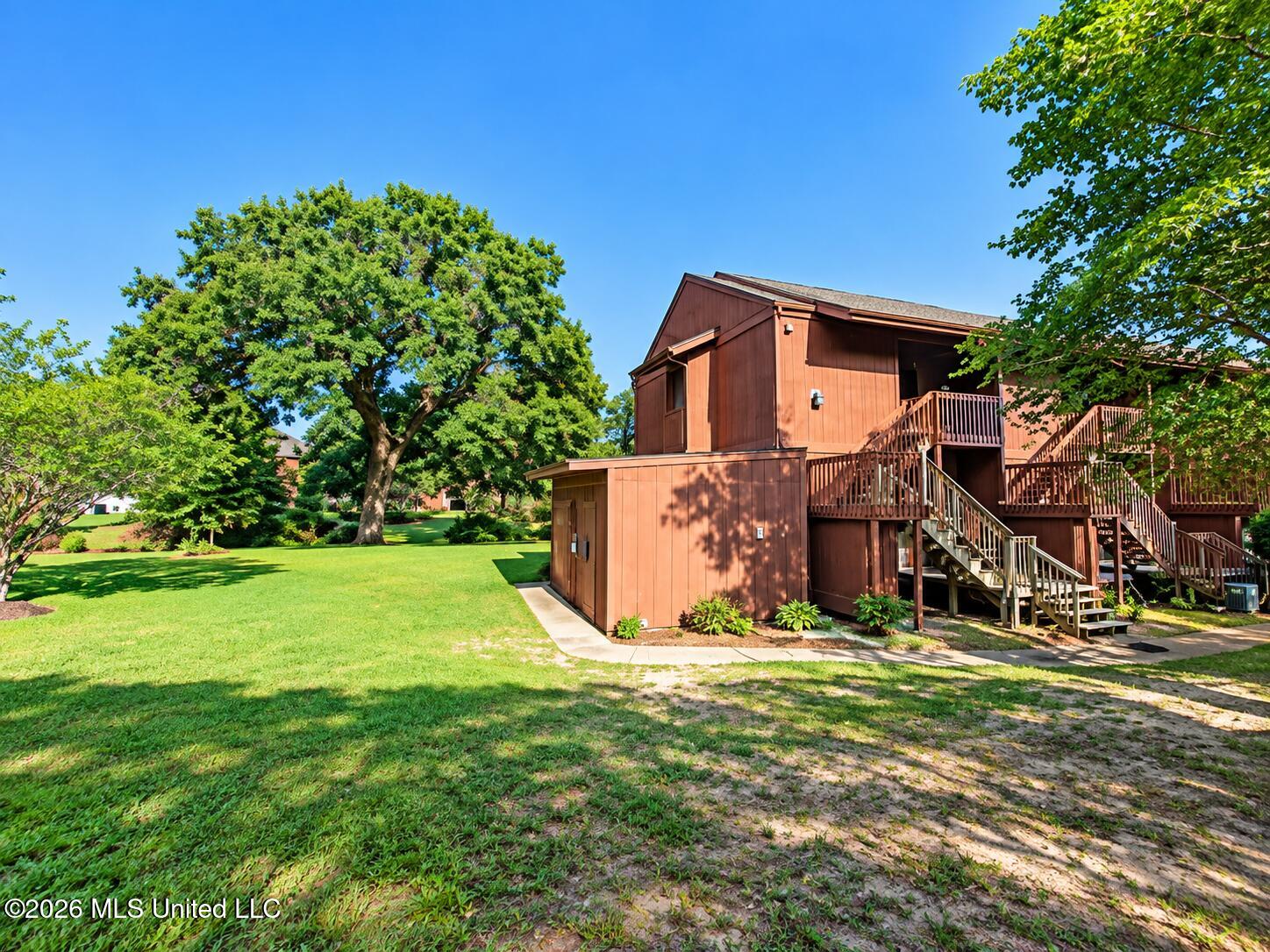 208 Lakeside Villa Property Photo 3