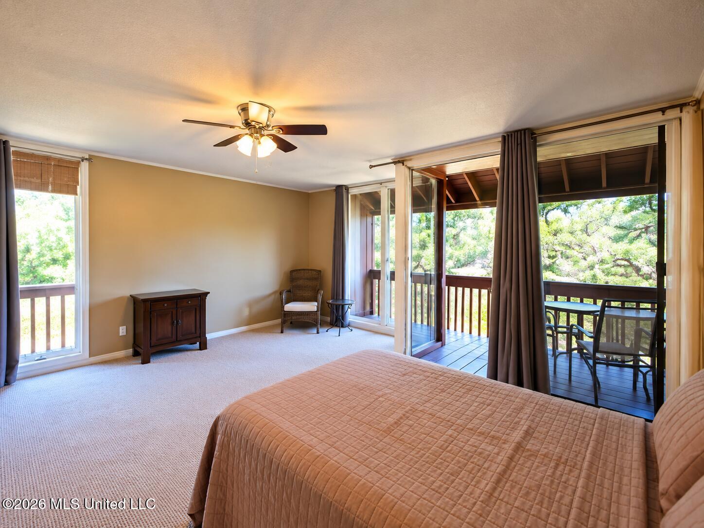 208 Lakeside Villa Property Photo 8