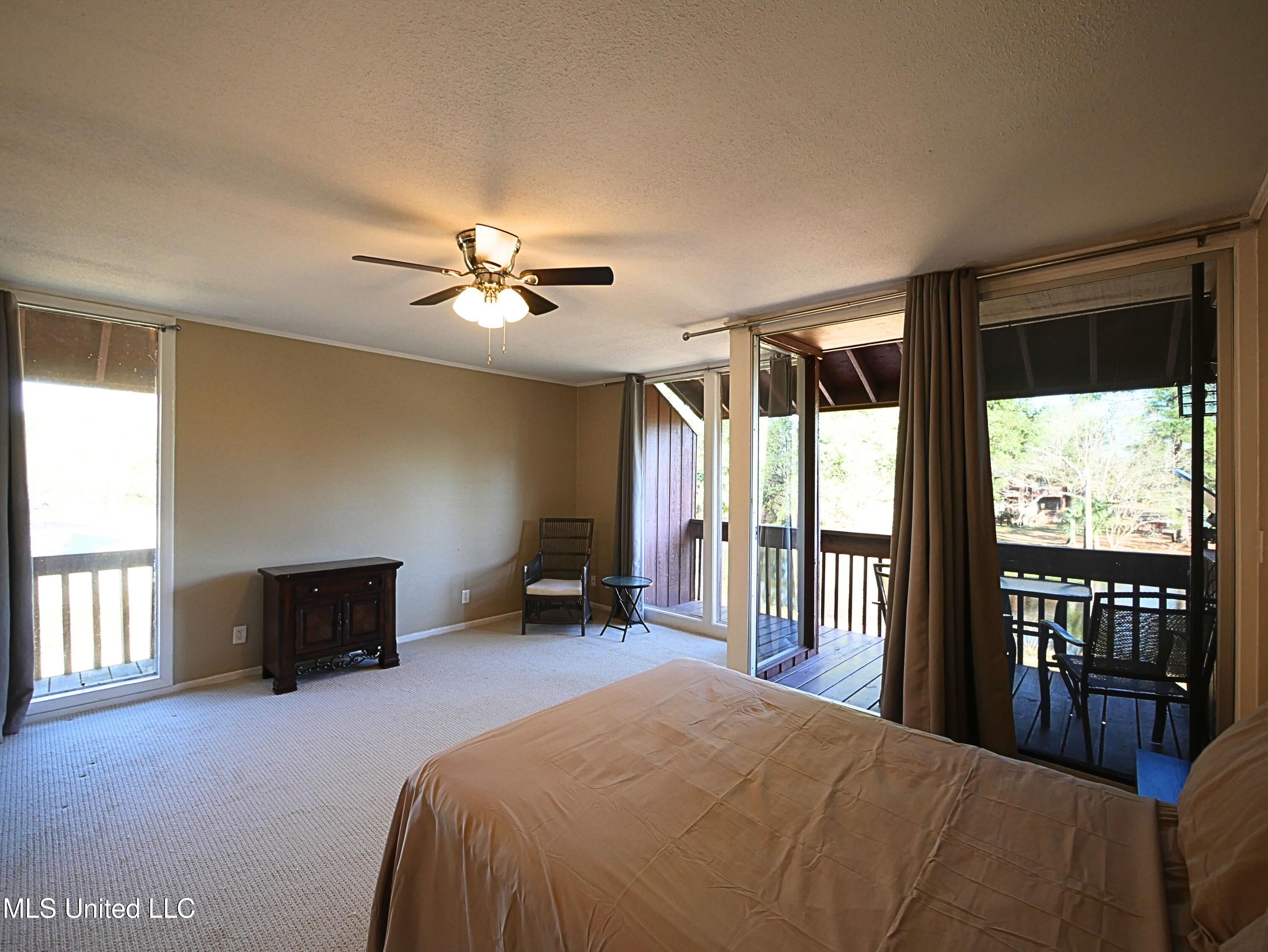 208 Lakeside Villa Property Photo 9