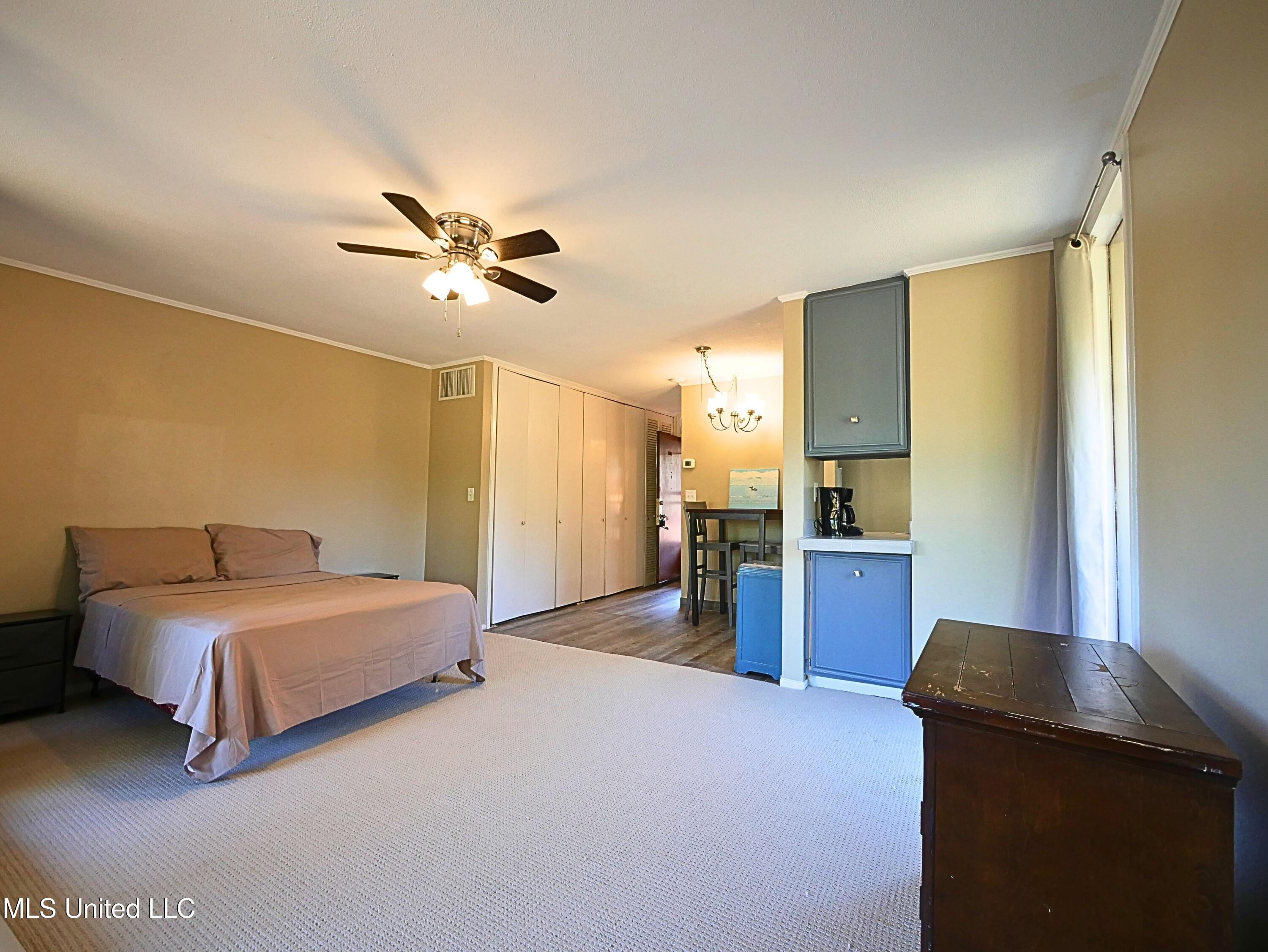 208 Lakeside Villa Property Photo 10