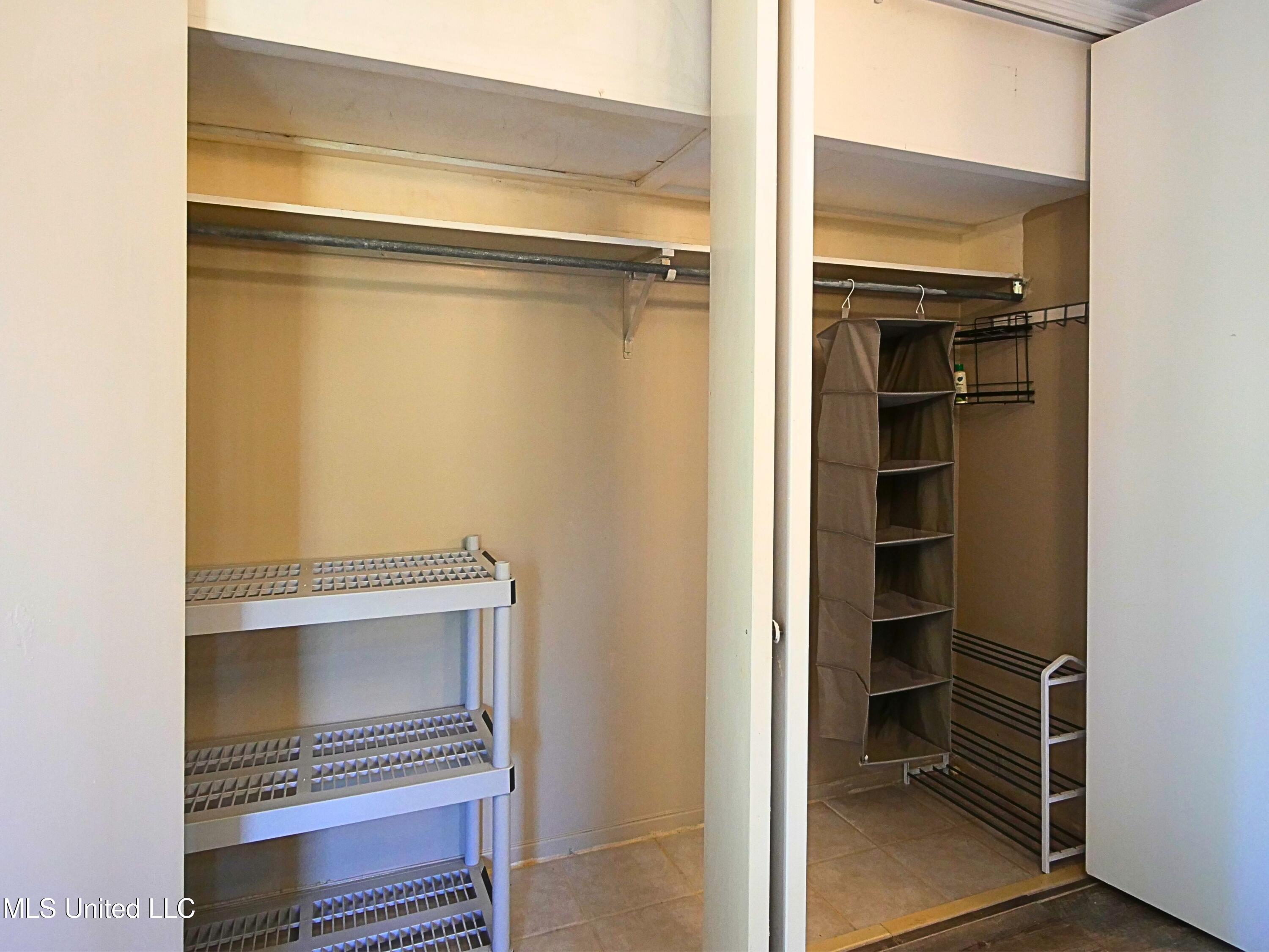 208 Lakeside Villa Property Photo 11