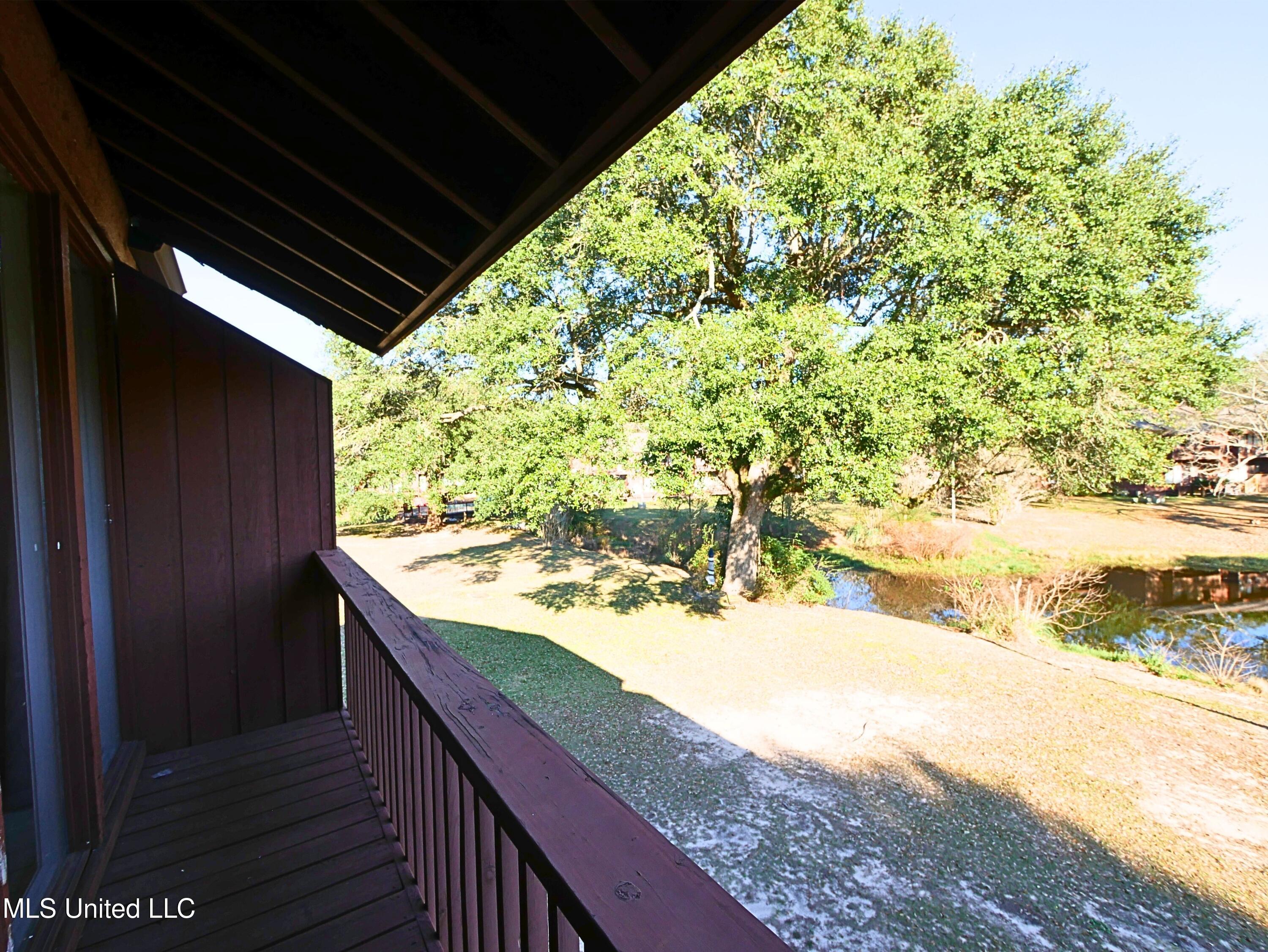 208 Lakeside Villa Property Photo 15