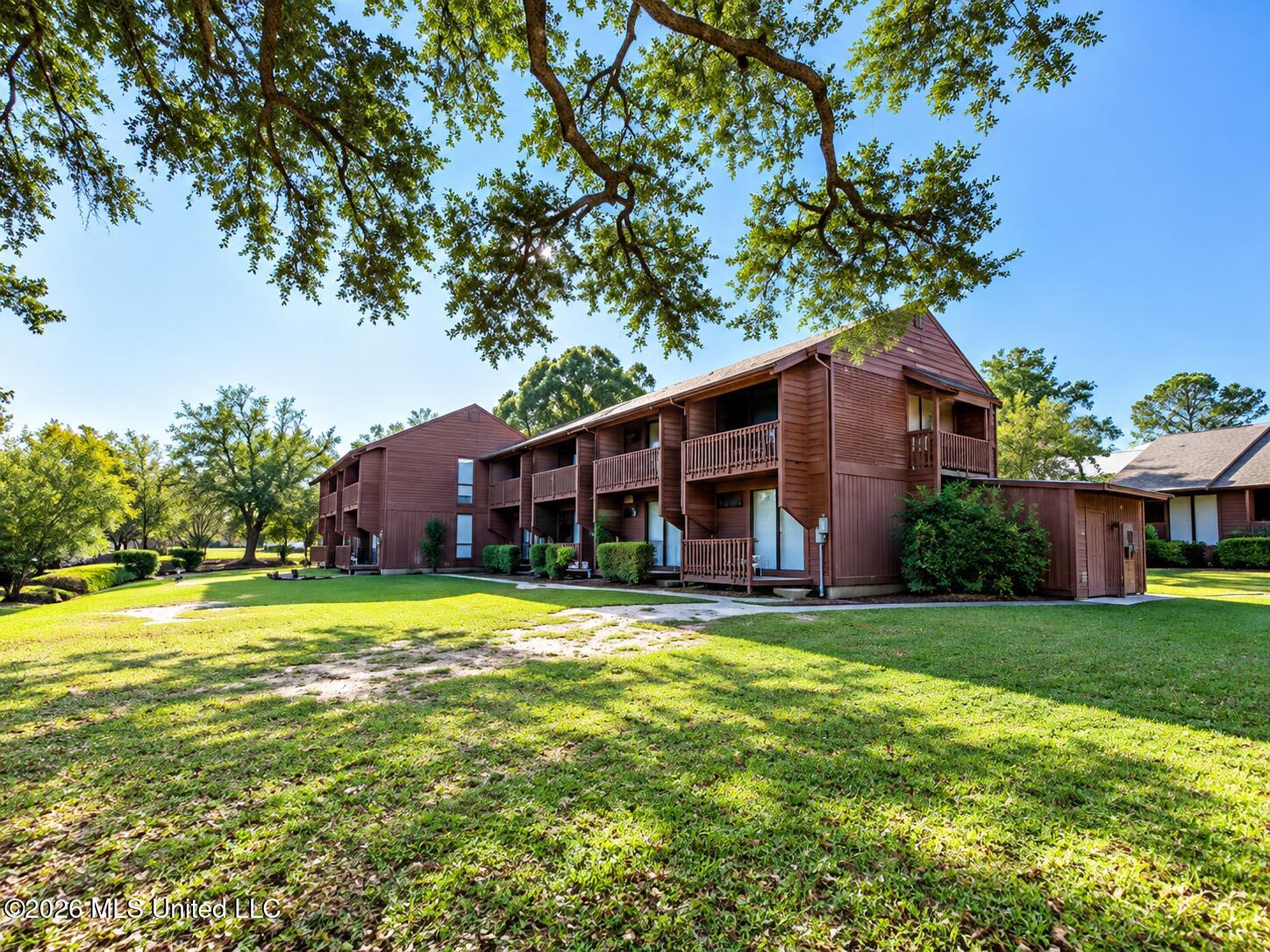 208 Lakeside Villa Property Photo 16