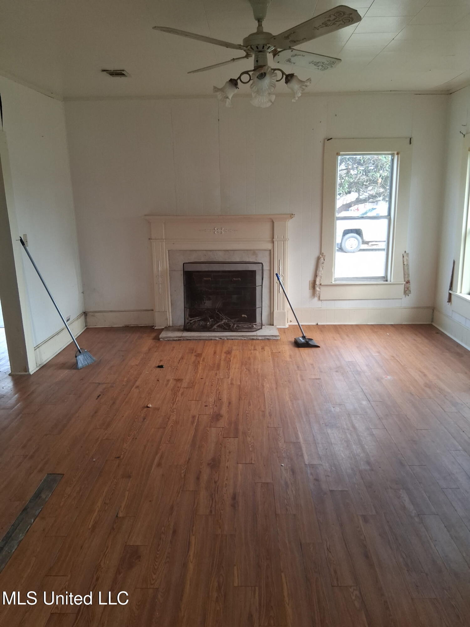 107 Cypress Street Property Photo 10