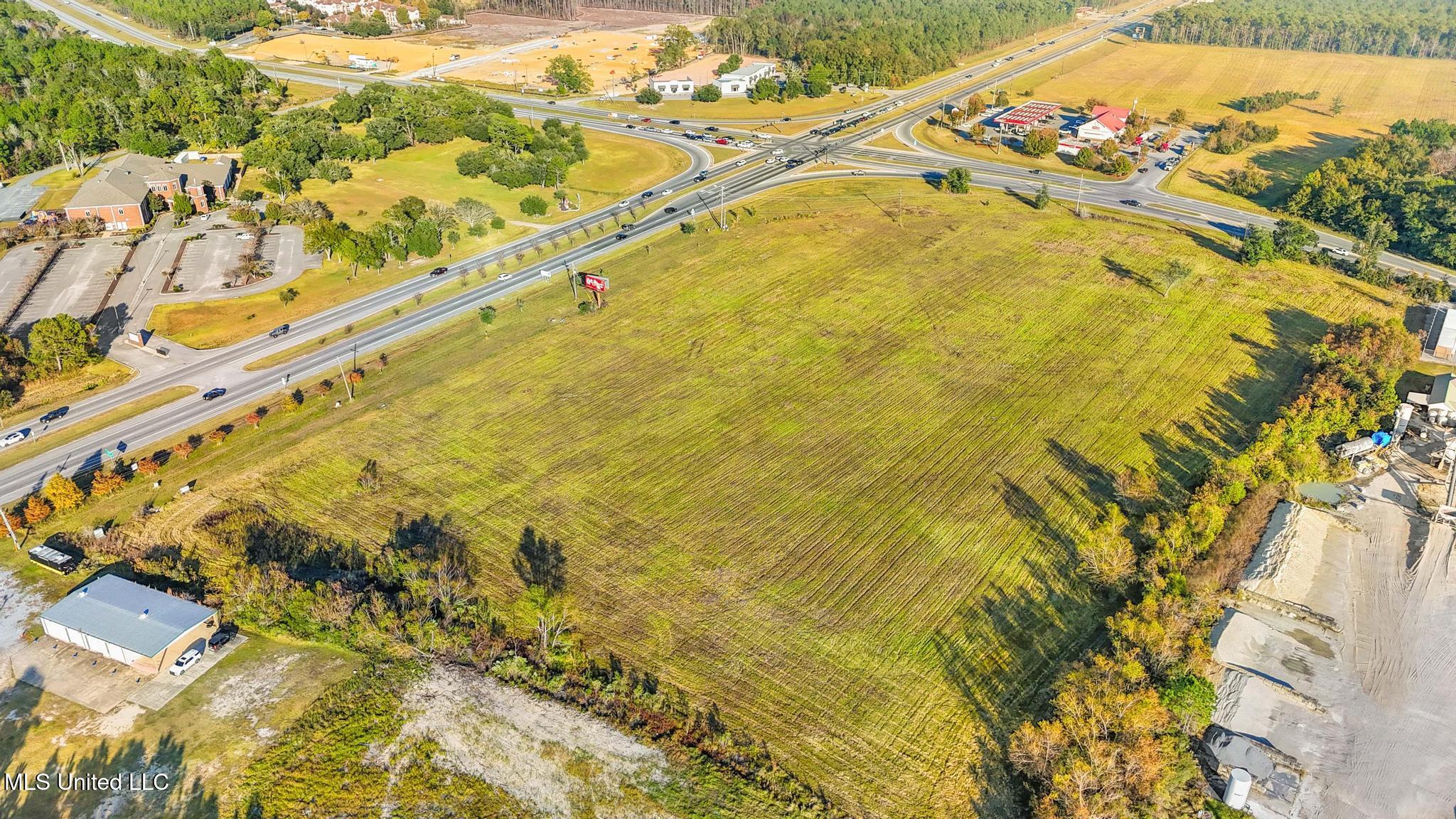 Hwy 57 Property Photo 4