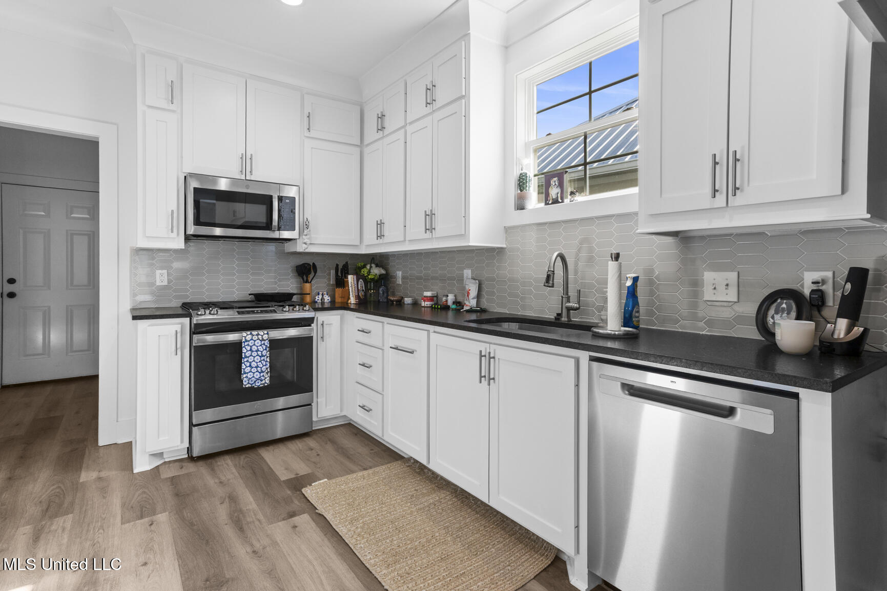 308 Hamilton Court Property Photo 10